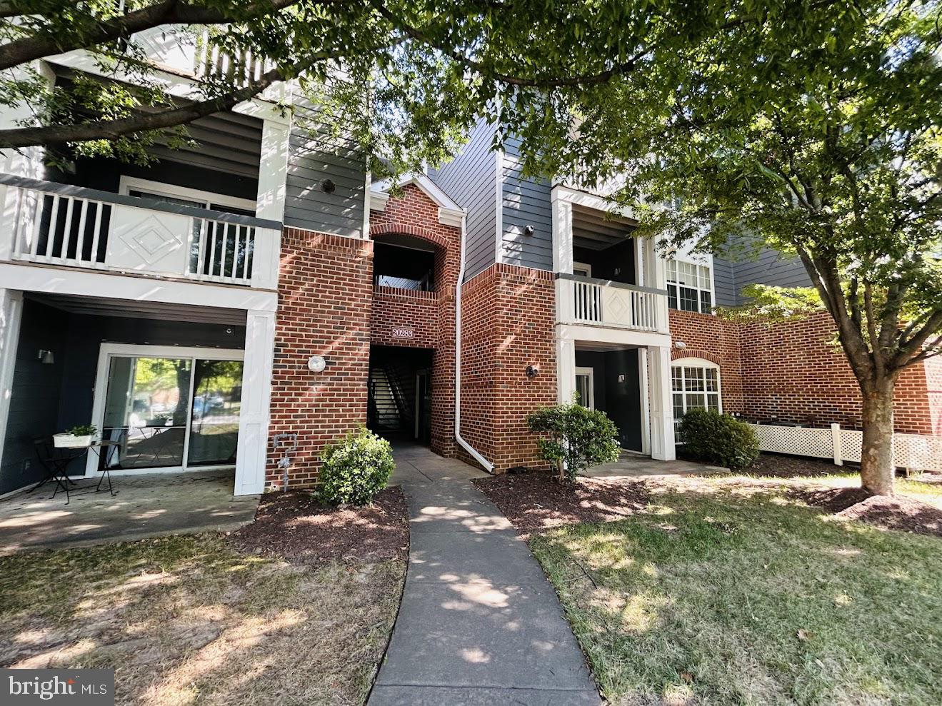 S.GLEN AT UNIVERSITY CTR - Residential Lease