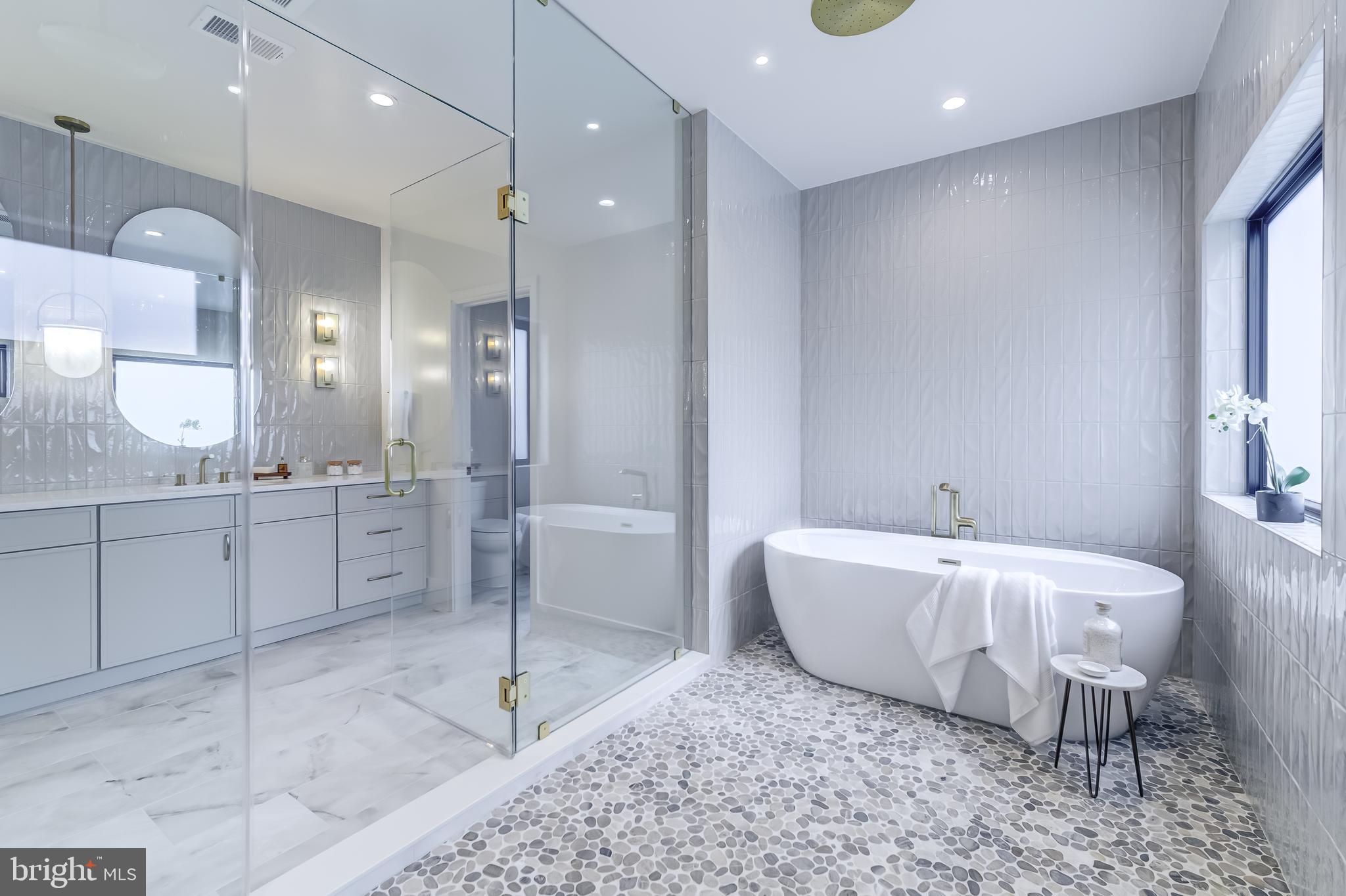 VIENNA WOODS - Residential