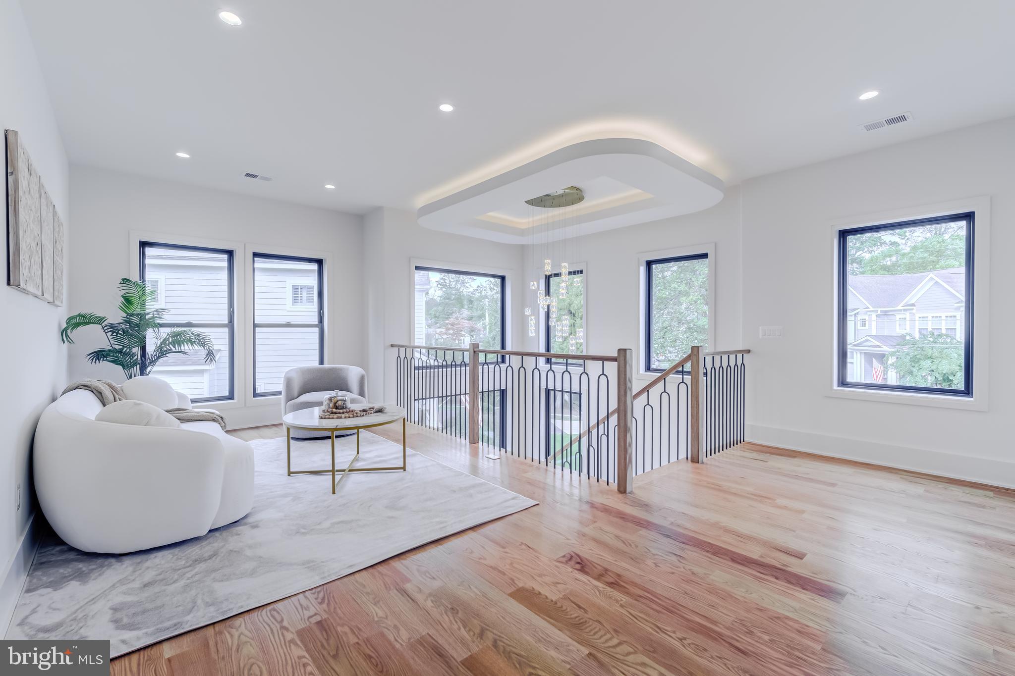 VIENNA WOODS - Residential