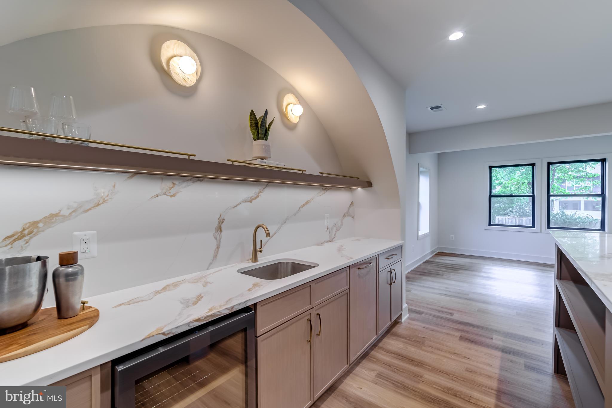 VIENNA WOODS - Residential