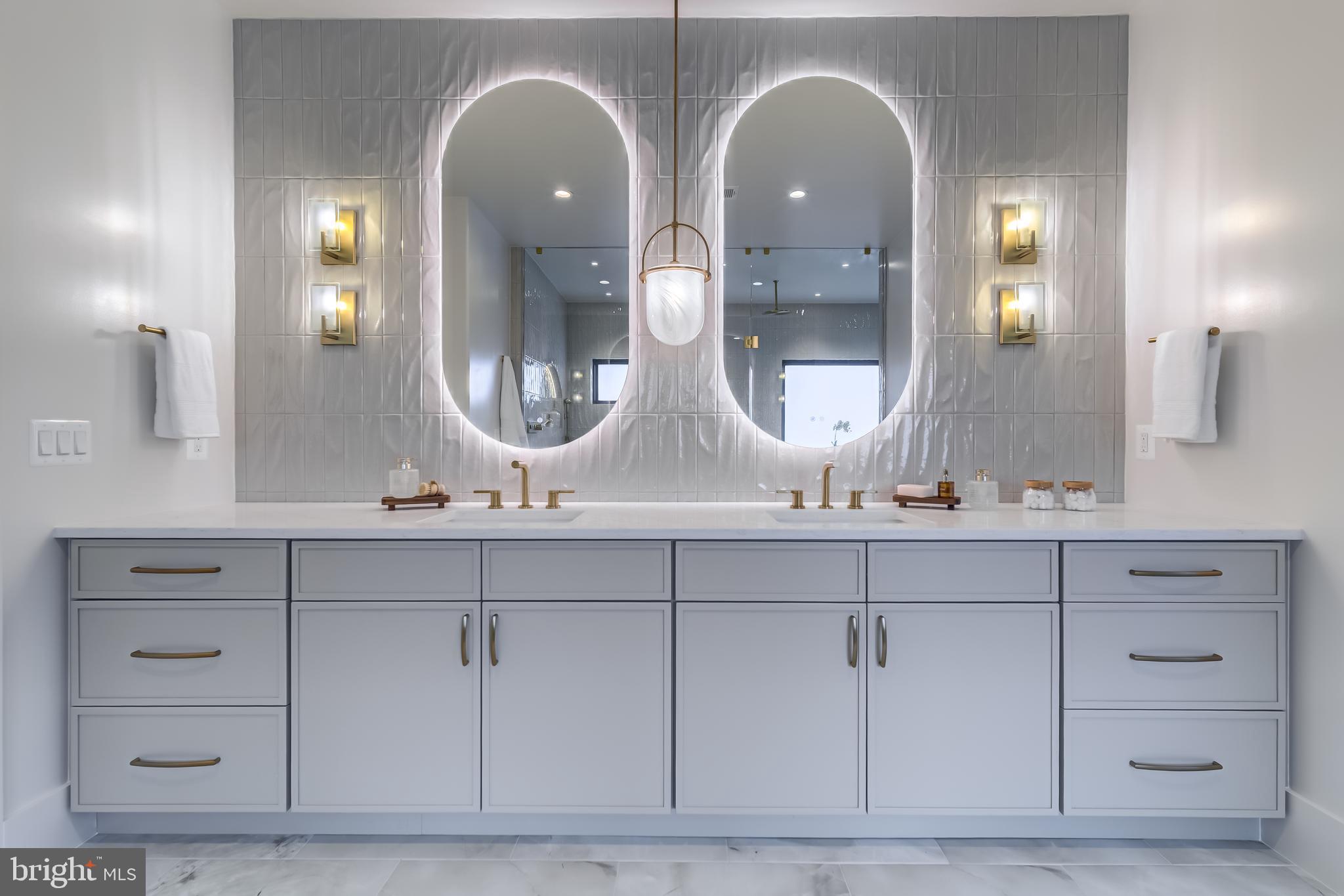 VIENNA WOODS - Residential