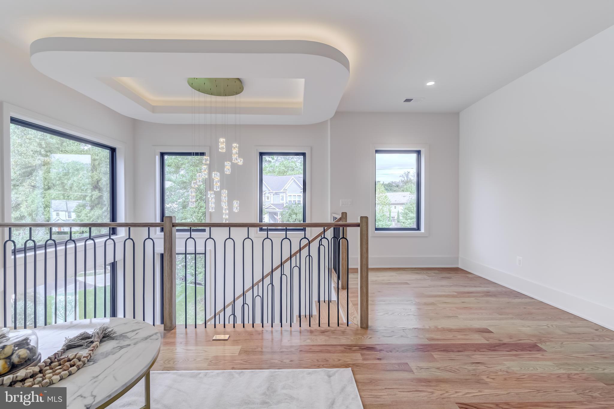 VIENNA WOODS - Residential