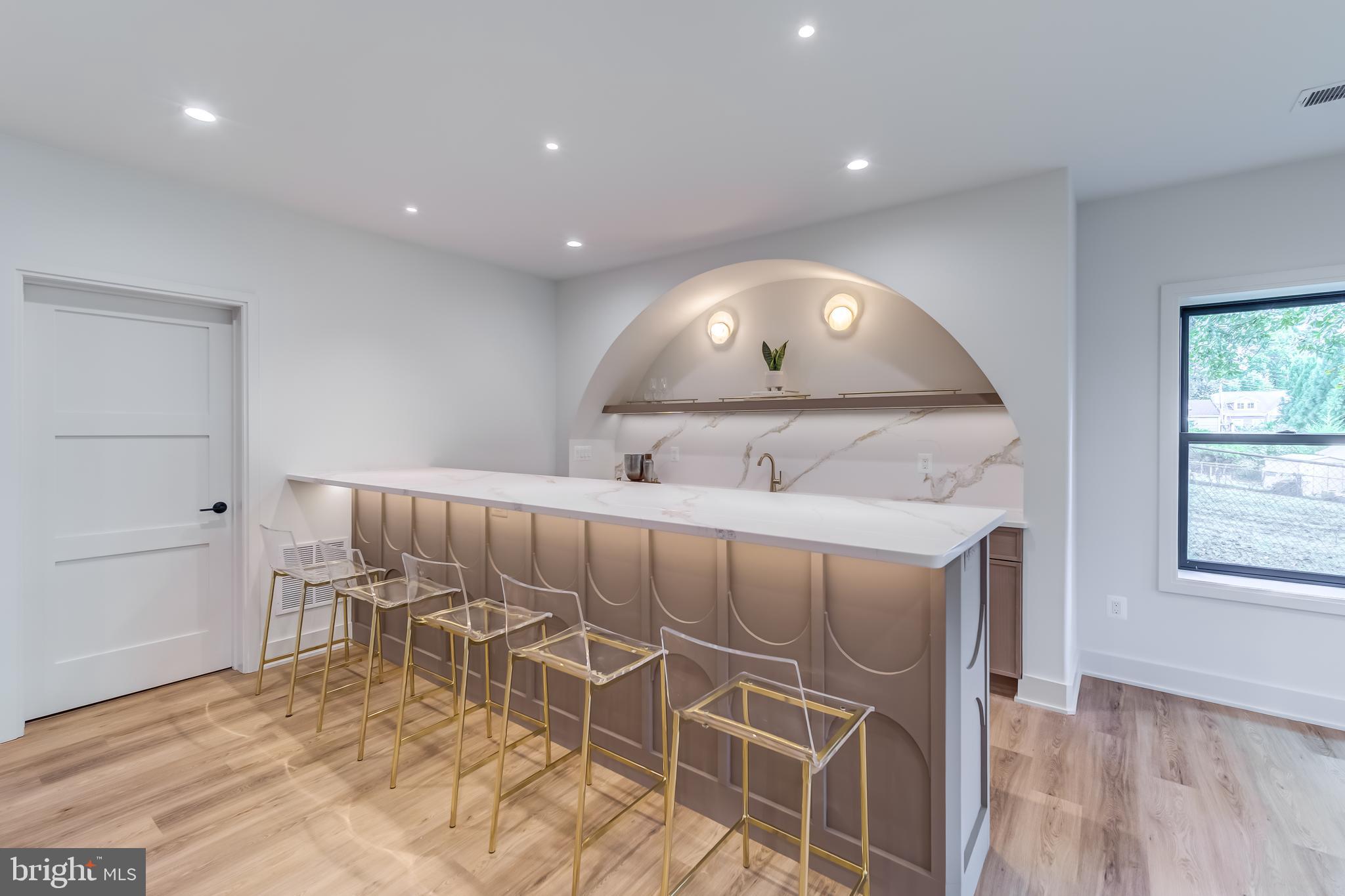 VIENNA WOODS - Residential