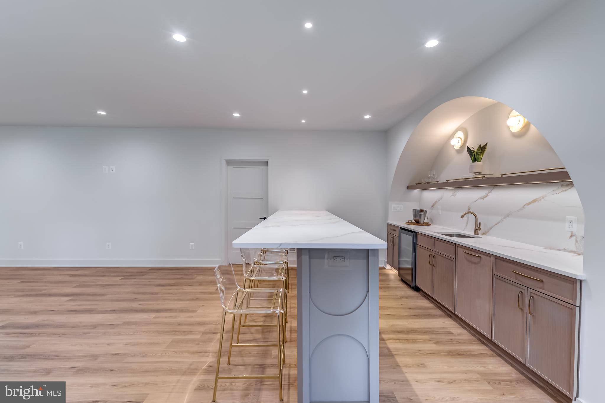 VIENNA WOODS - Residential