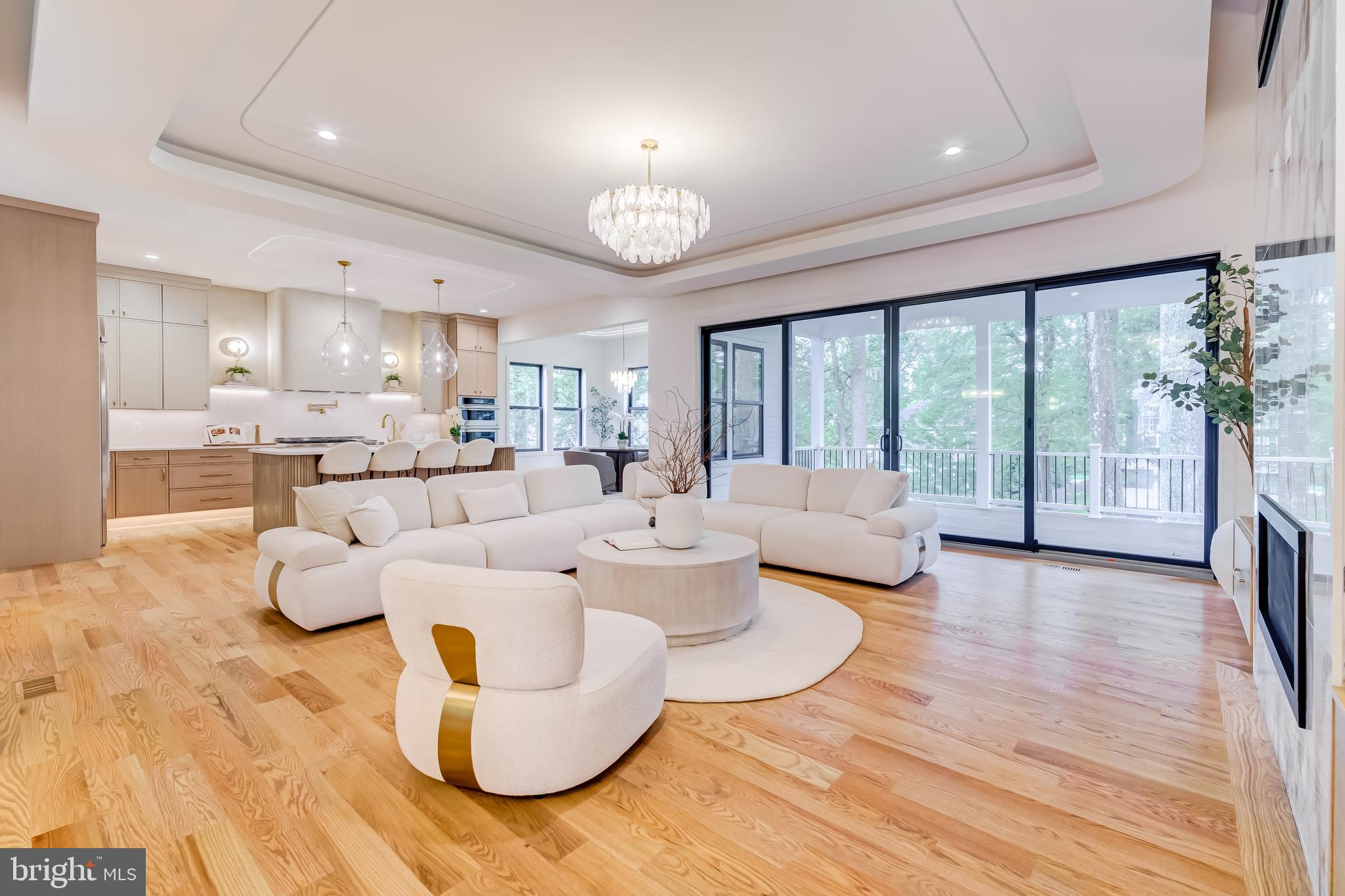 VIENNA WOODS - Residential