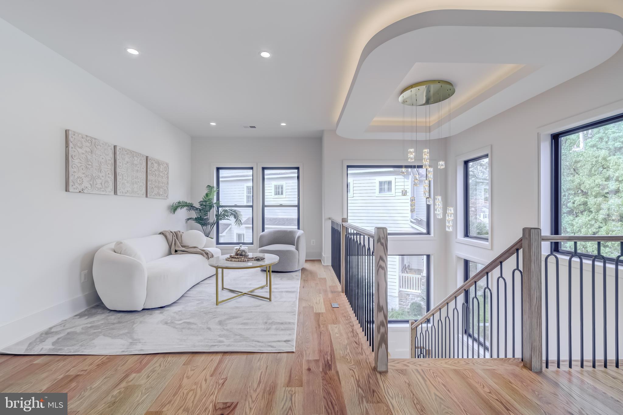 VIENNA WOODS - Residential