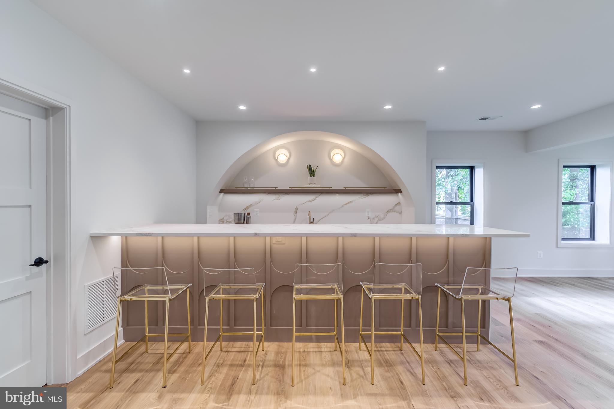 VIENNA WOODS - Residential