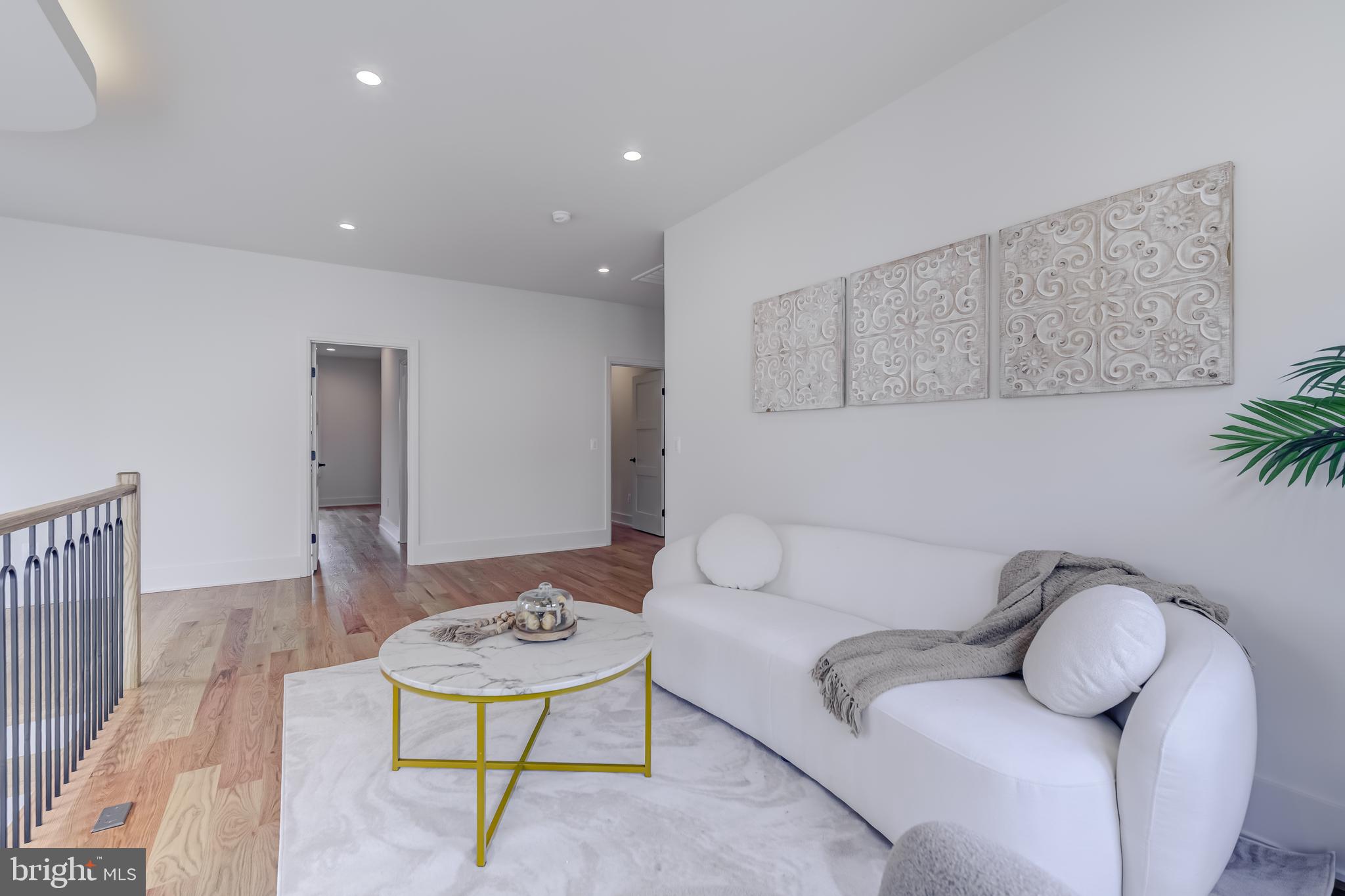 VIENNA WOODS - Residential