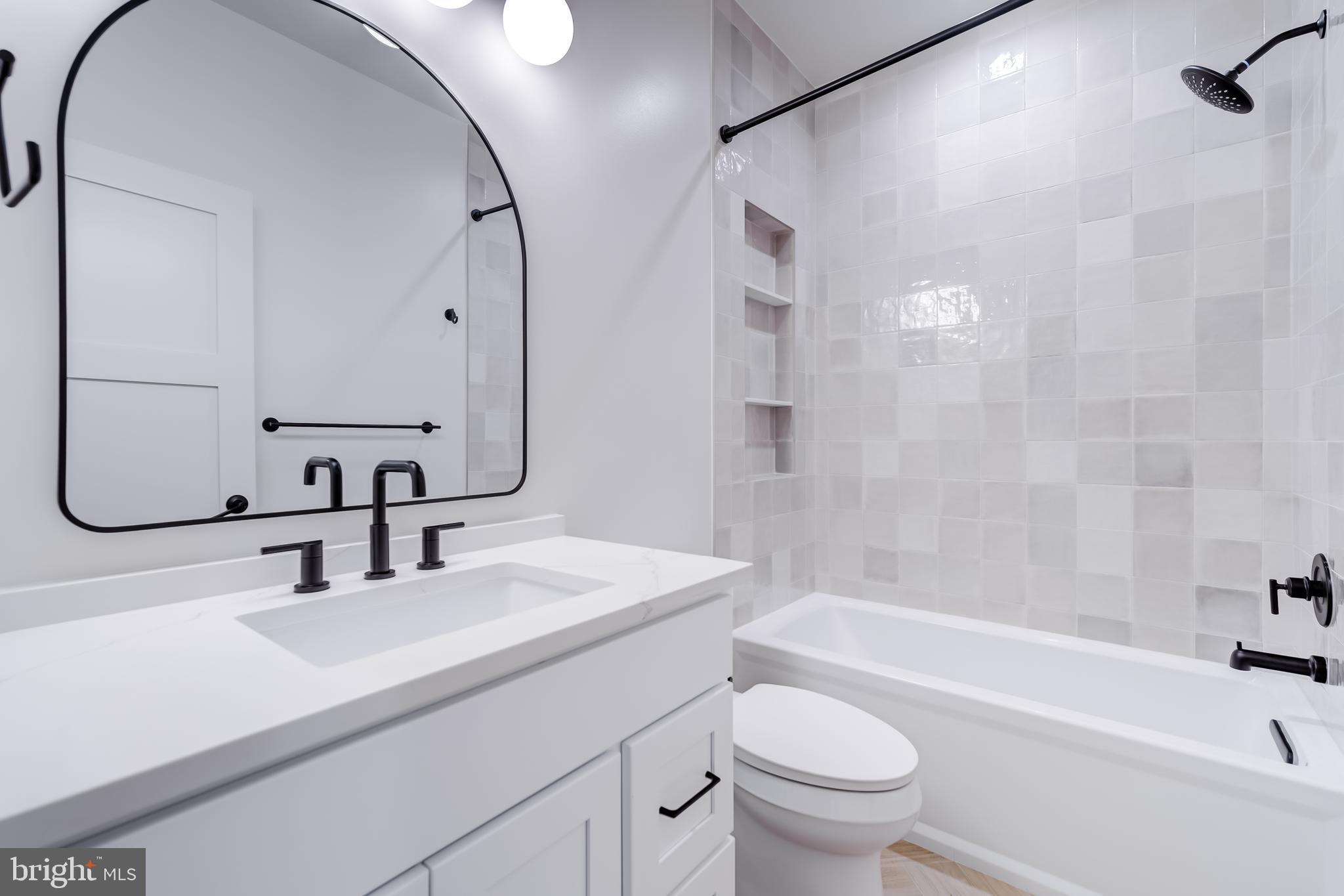 VIENNA WOODS - Residential