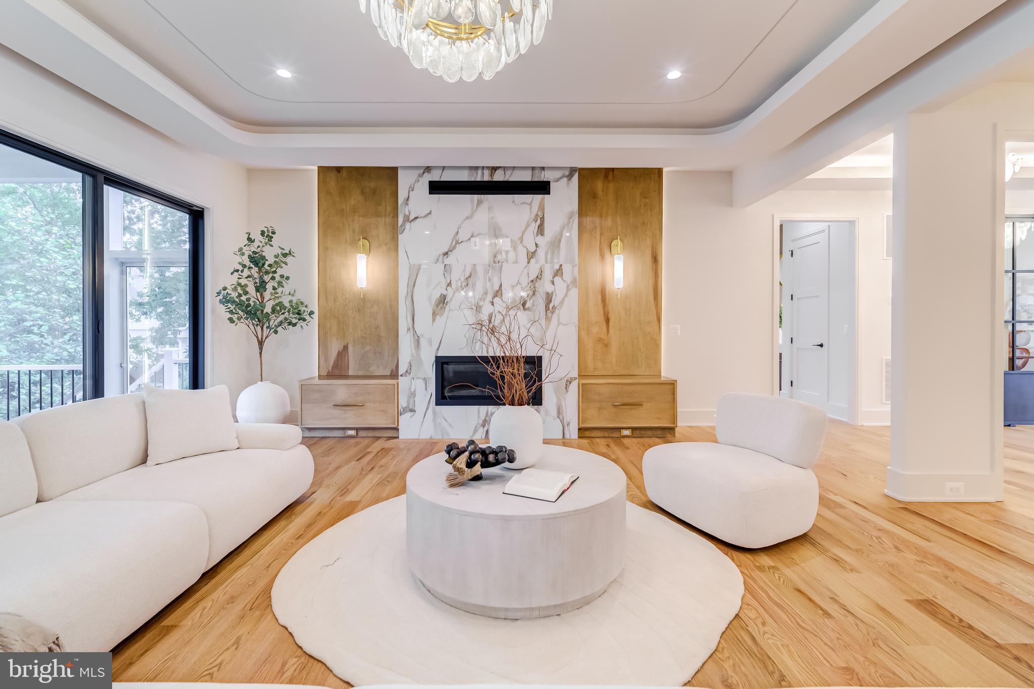 VIENNA WOODS - Residential