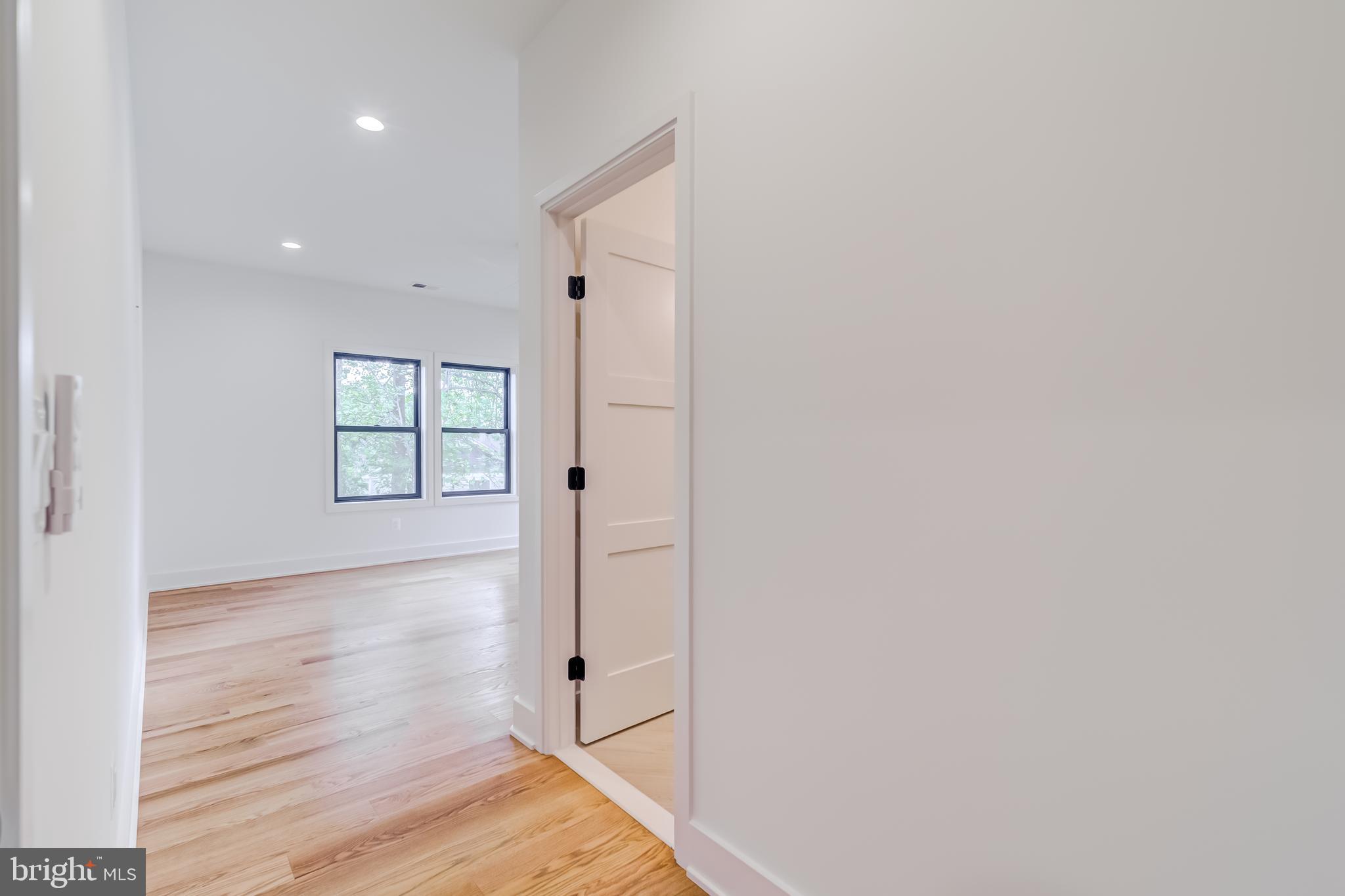 VIENNA WOODS - Residential