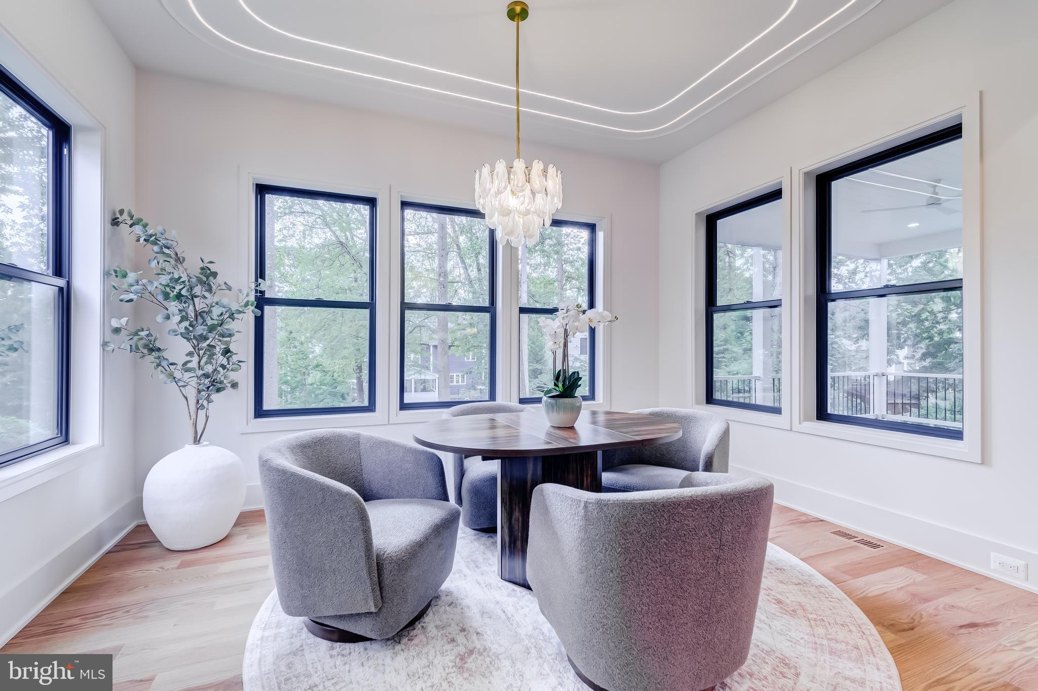 VIENNA WOODS - Residential