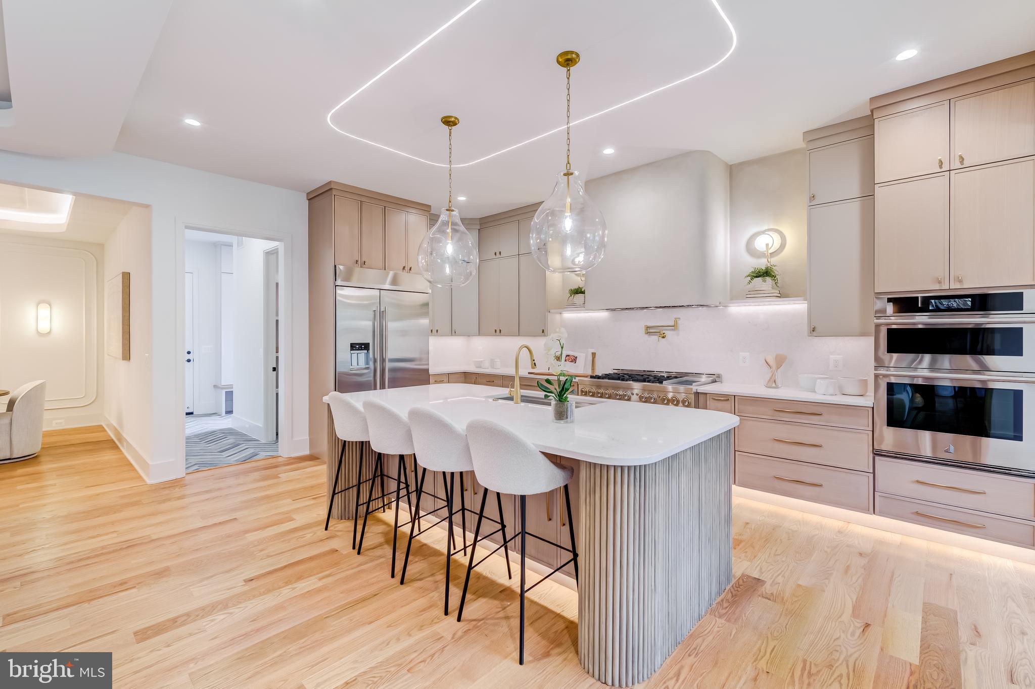 VIENNA WOODS - Residential