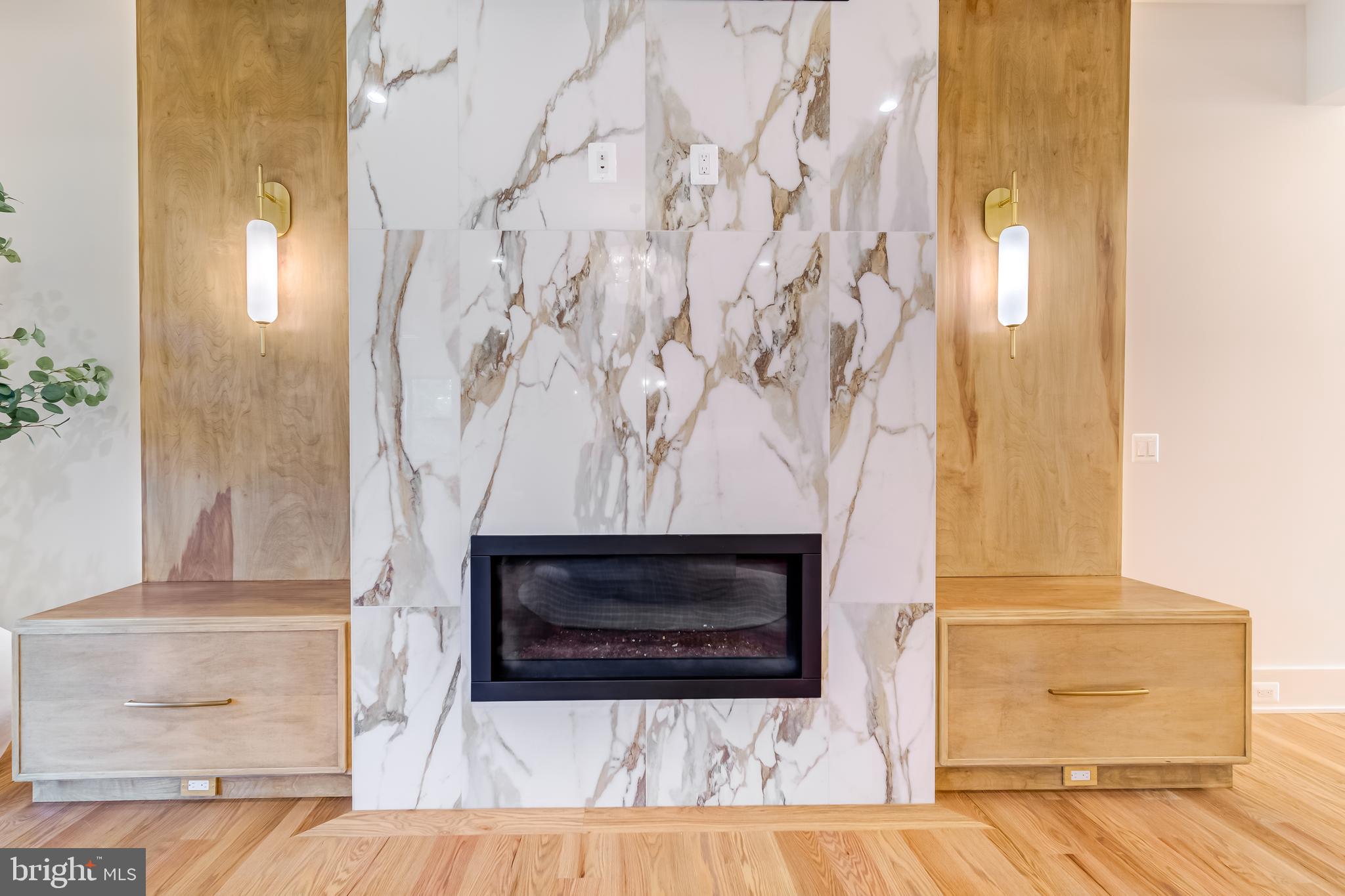 VIENNA WOODS - Residential