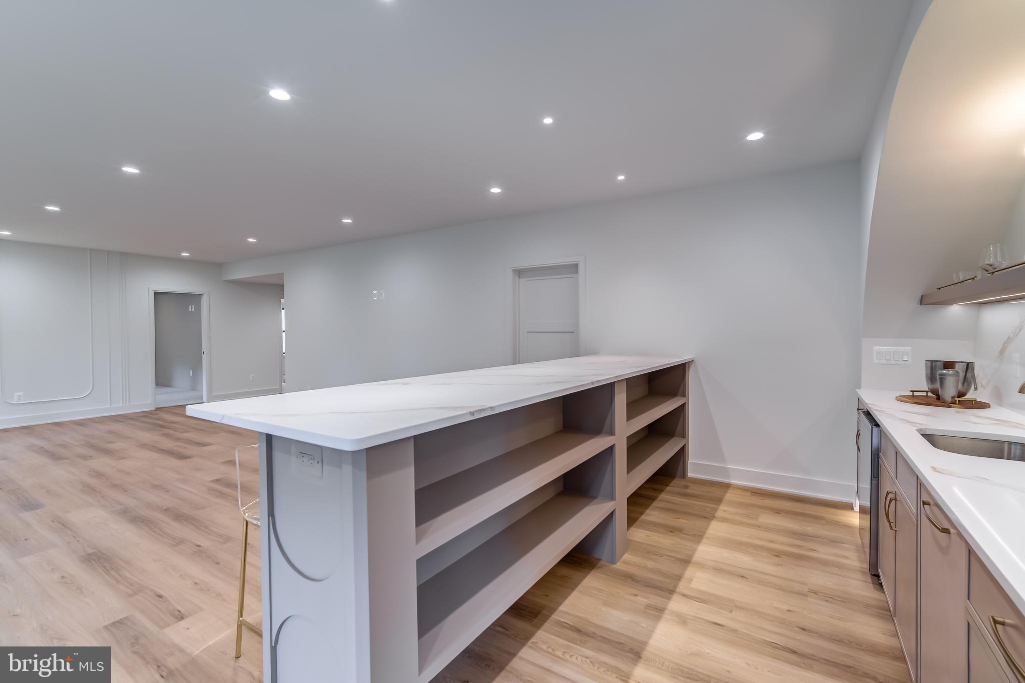 VIENNA WOODS - Residential