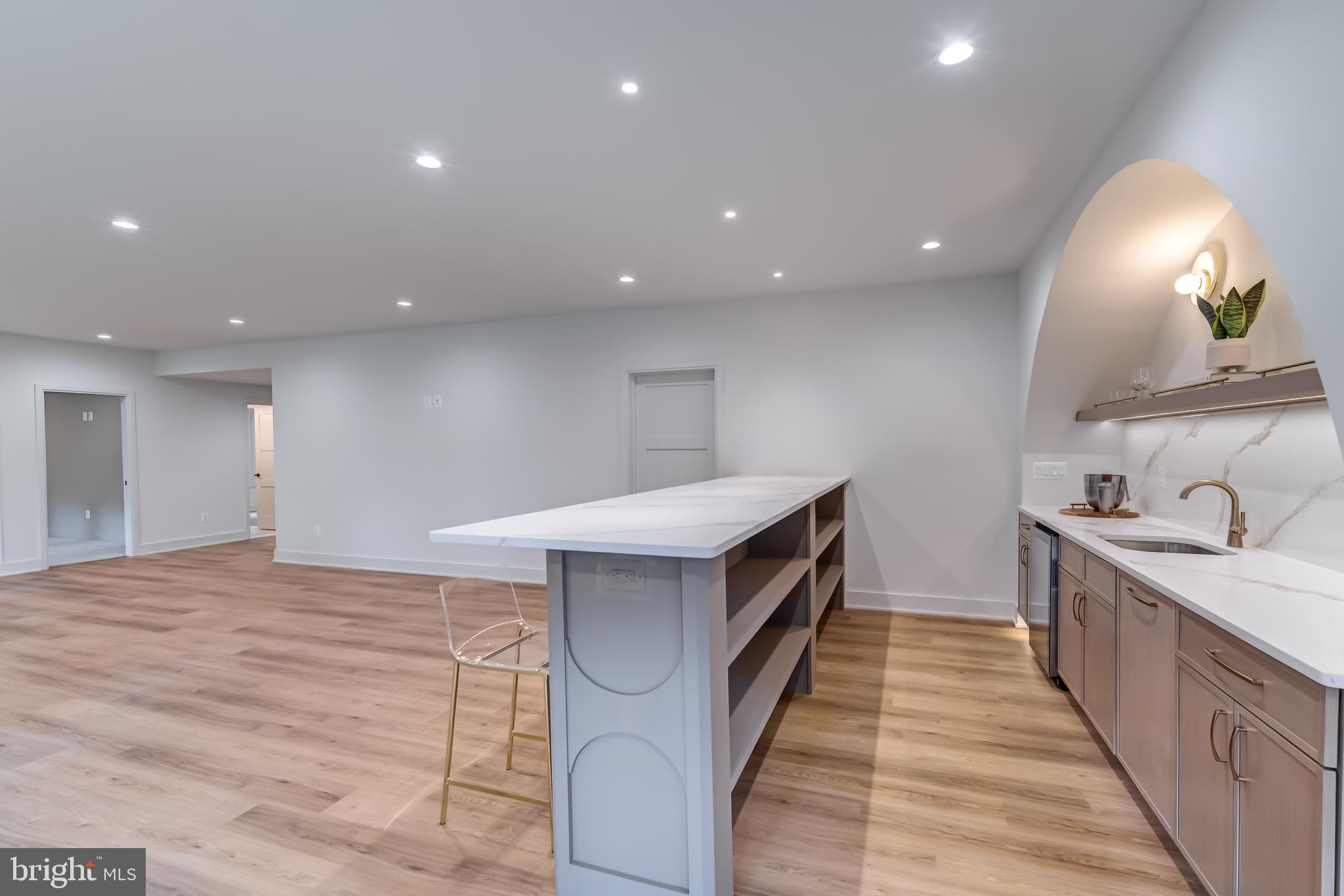 VIENNA WOODS - Residential