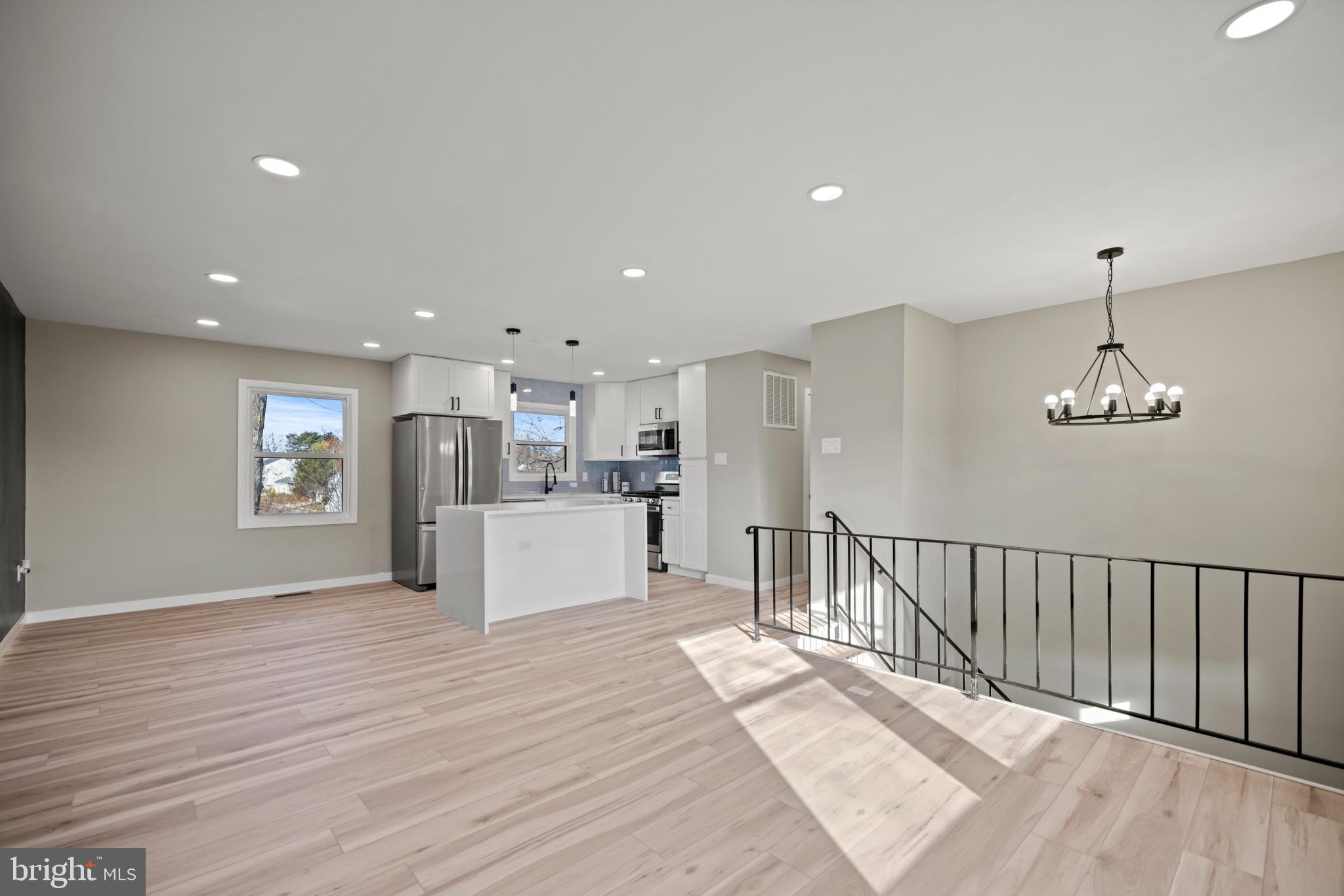 THE PROVINCES - Residential