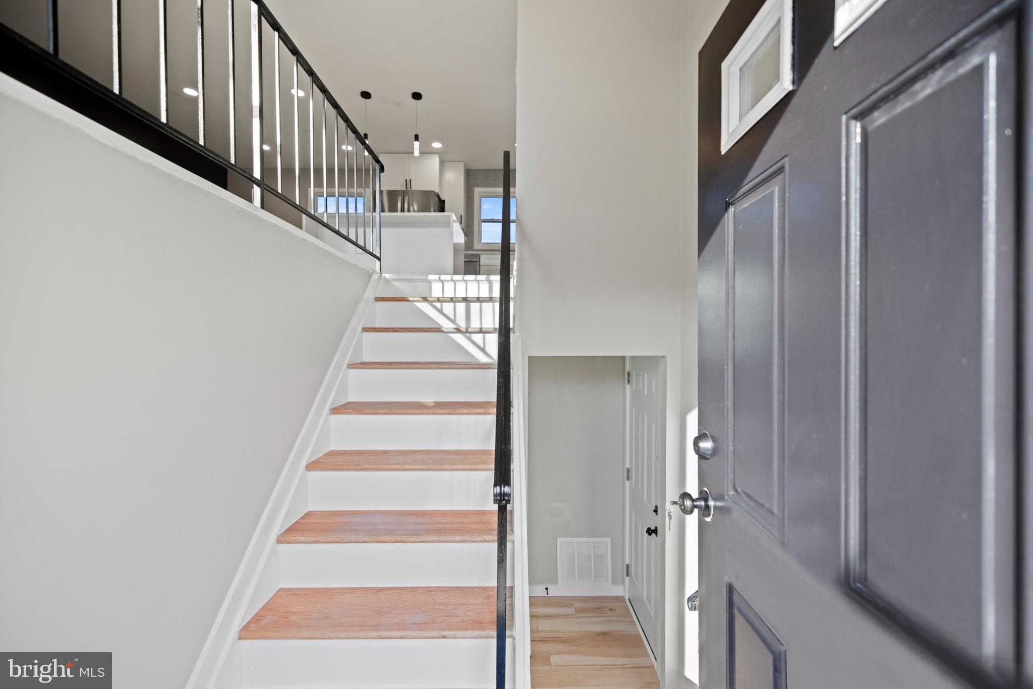 THE PROVINCES - Residential