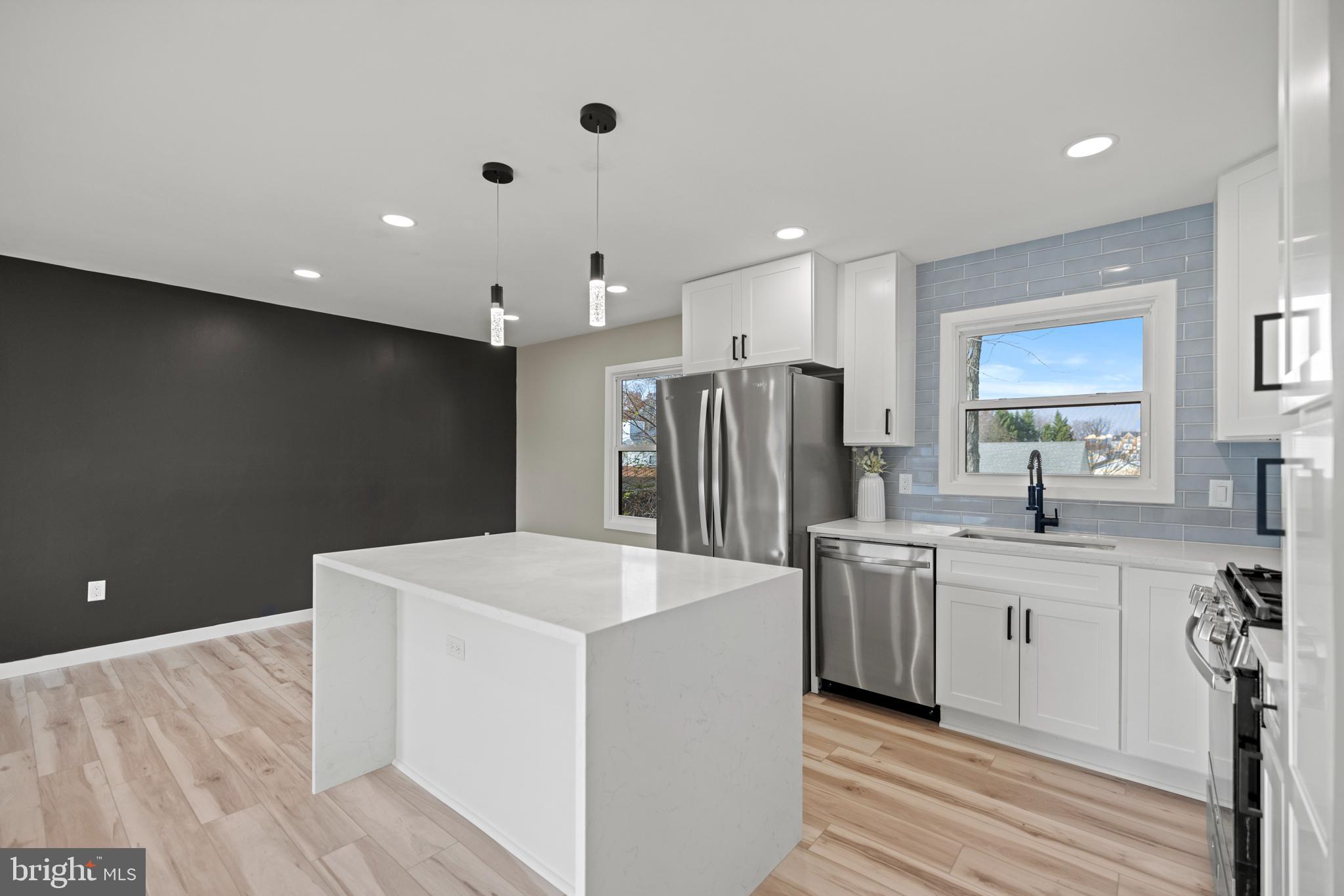 THE PROVINCES - Residential