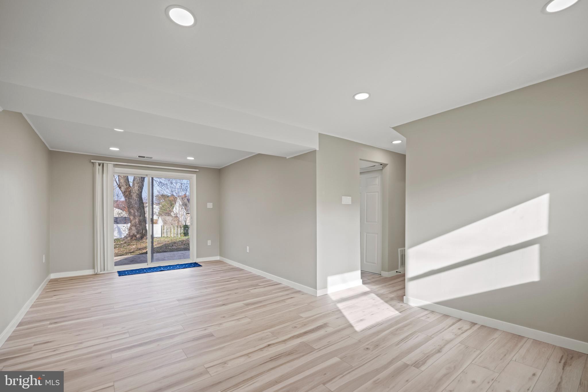 THE PROVINCES - Residential