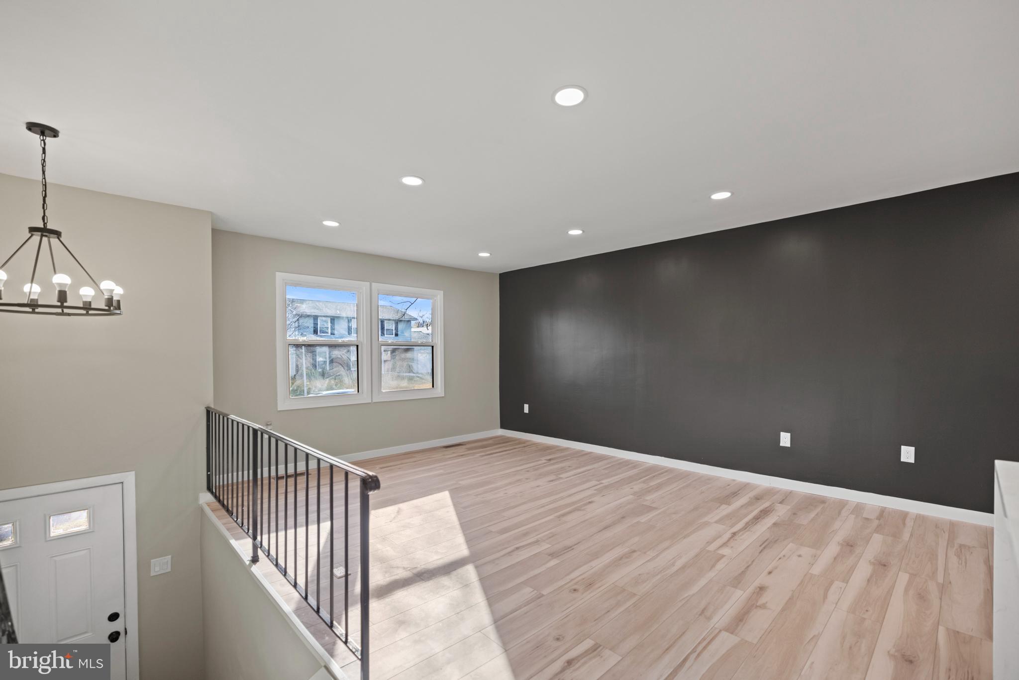 THE PROVINCES - Residential