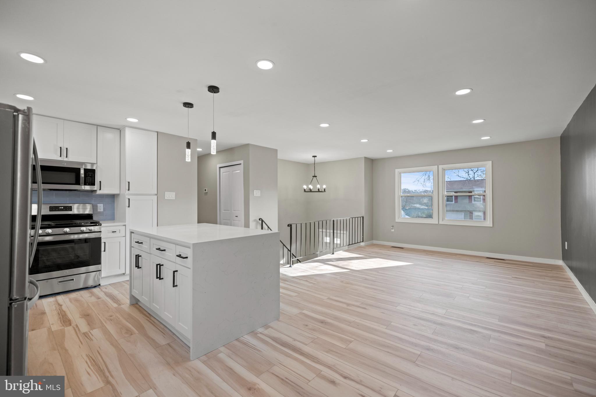 THE PROVINCES - Residential