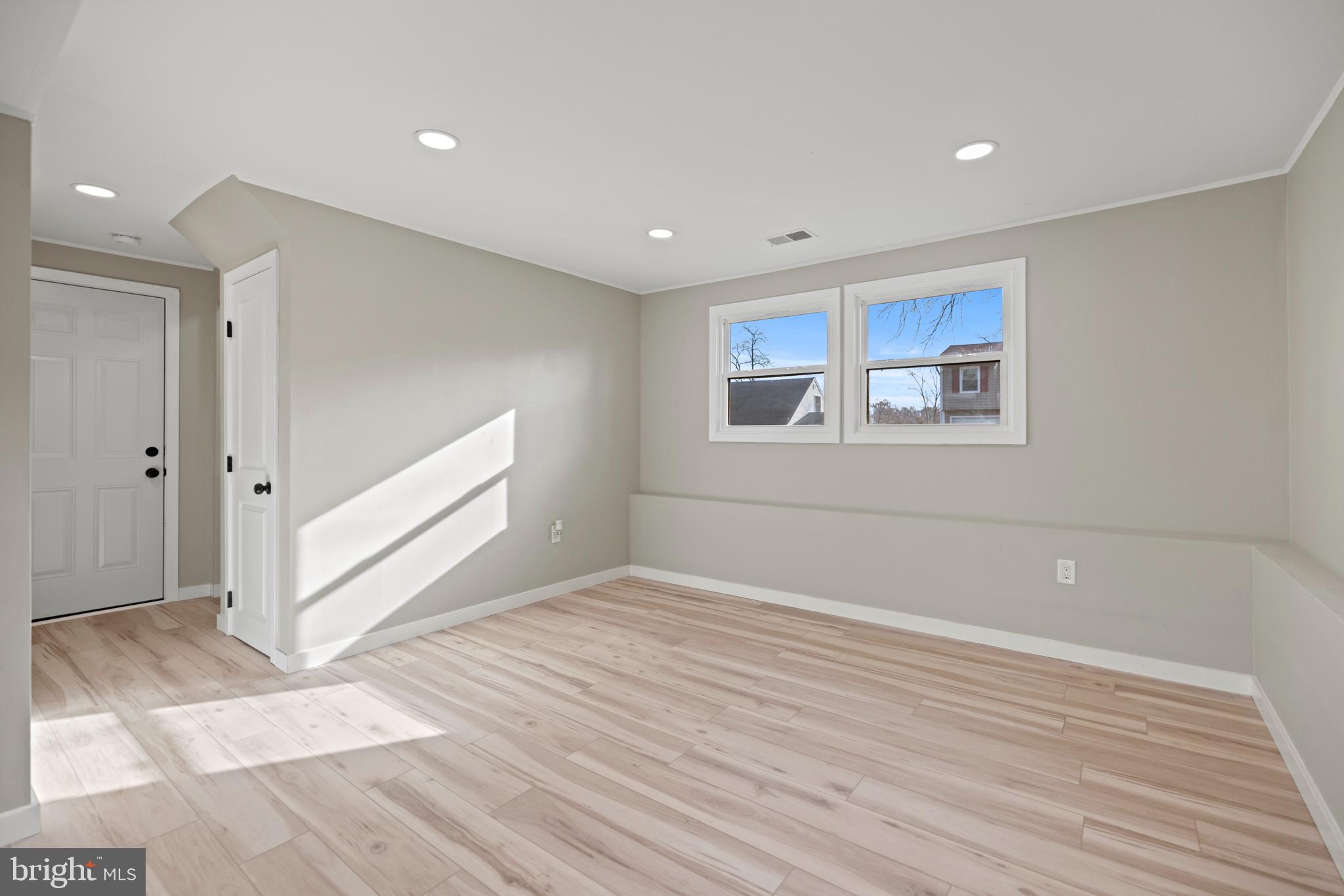 THE PROVINCES - Residential