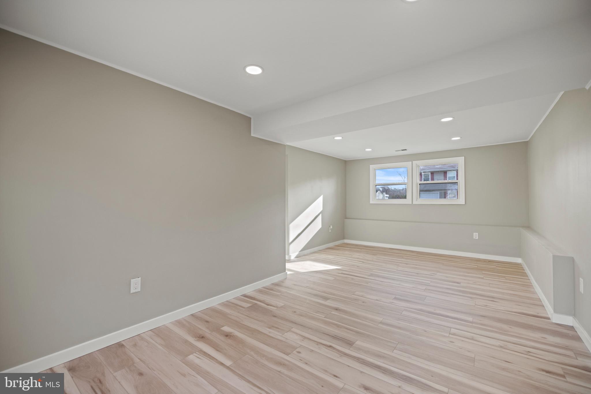 THE PROVINCES - Residential