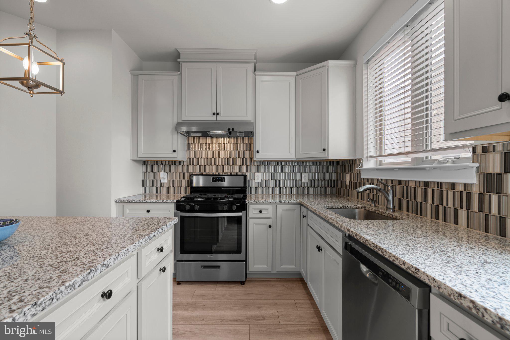 CHAPMAN ROW AT TWINBROOK METRO - Residential Lease