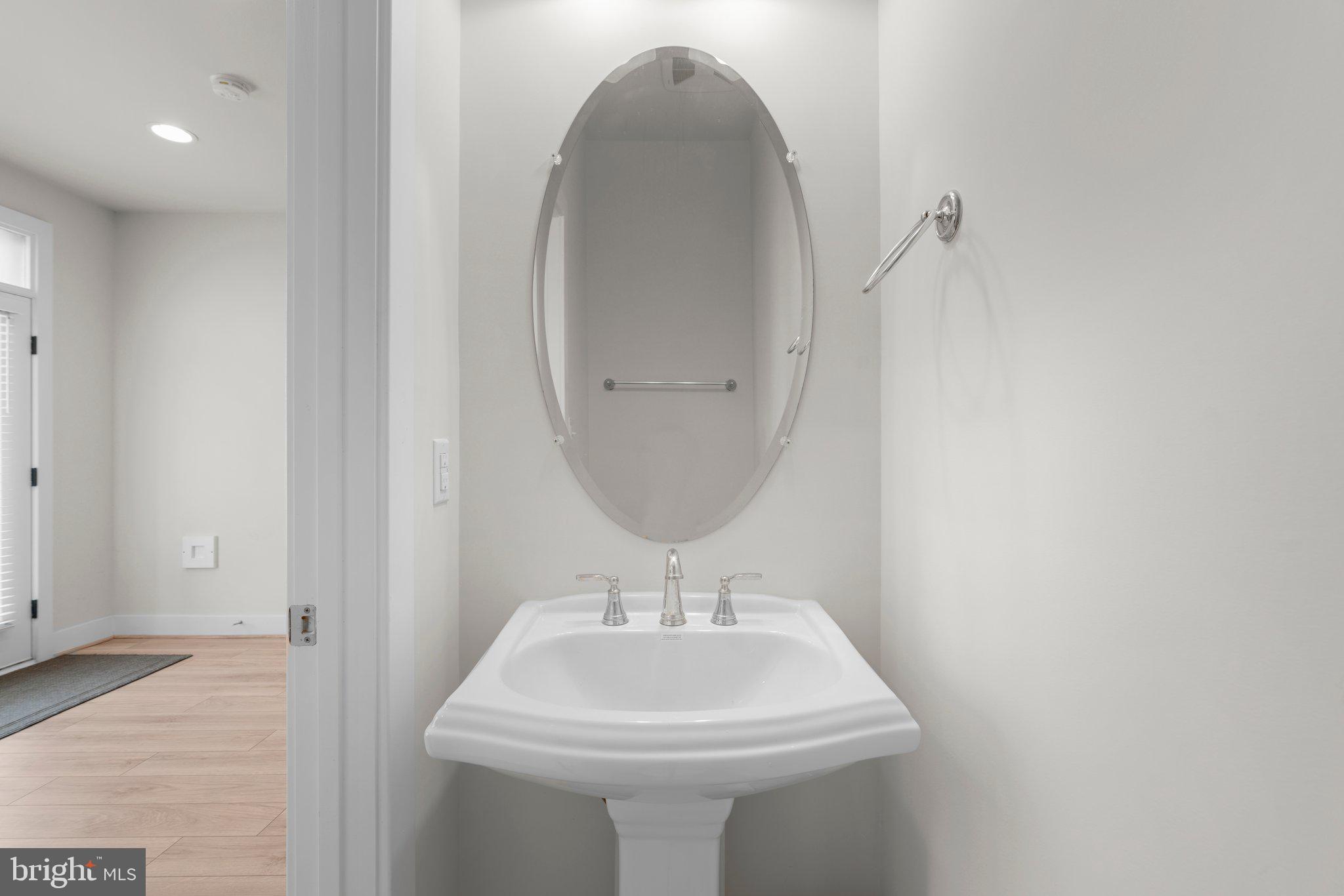 CHAPMAN ROW AT TWINBROOK METRO - Residential Lease