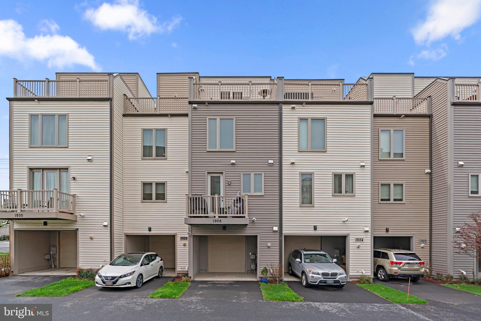 CHAPMAN ROW AT TWINBROOK METRO - Residential Lease