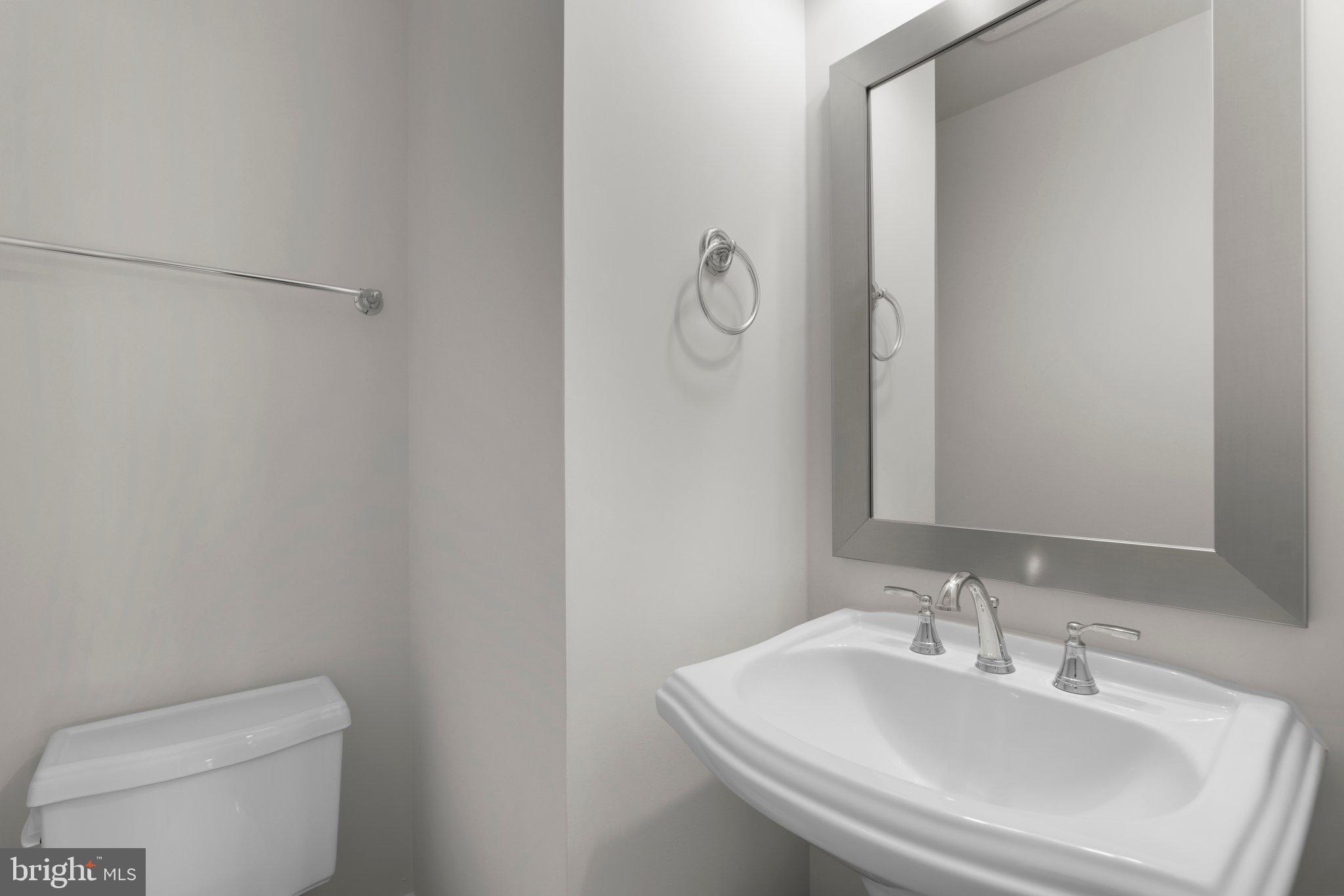 CHAPMAN ROW AT TWINBROOK METRO - Residential Lease