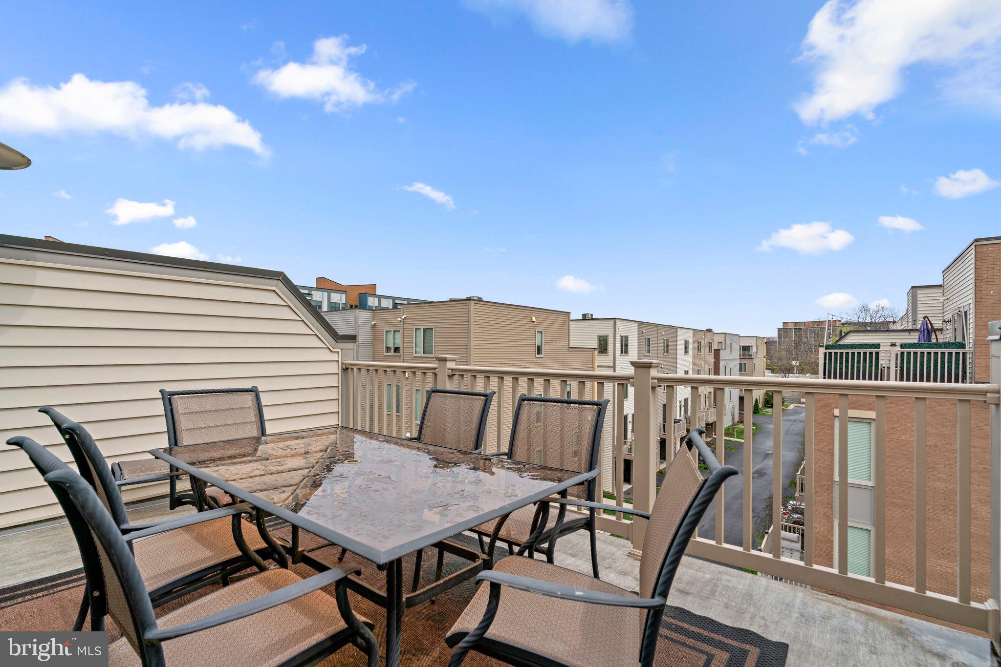 CHAPMAN ROW AT TWINBROOK METRO - Residential Lease