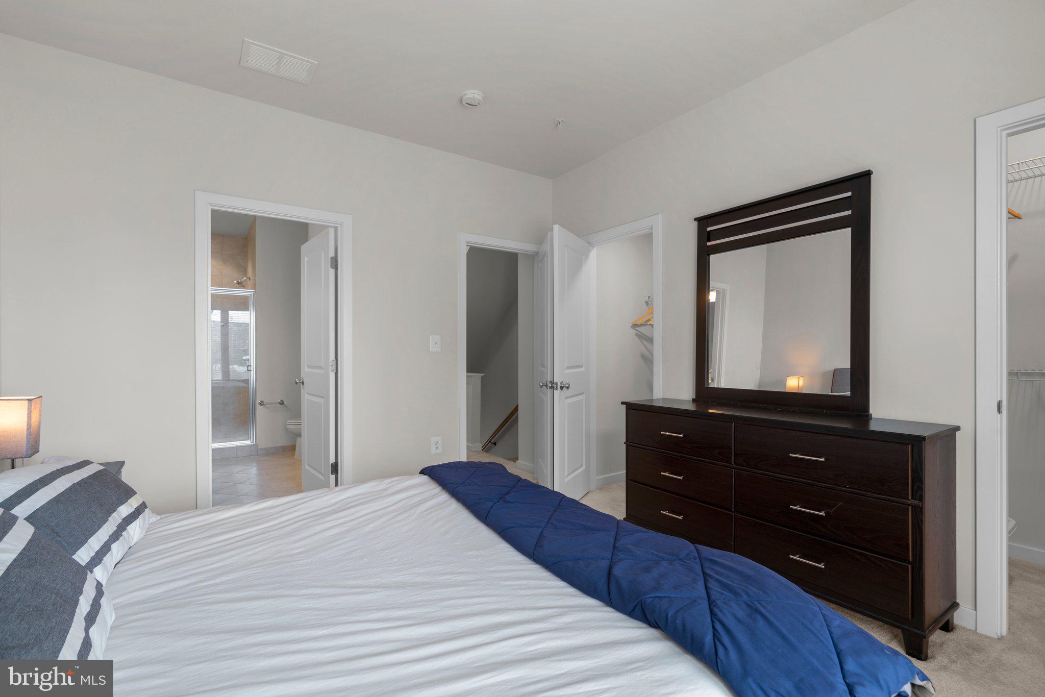 CHAPMAN ROW AT TWINBROOK METRO - Residential Lease