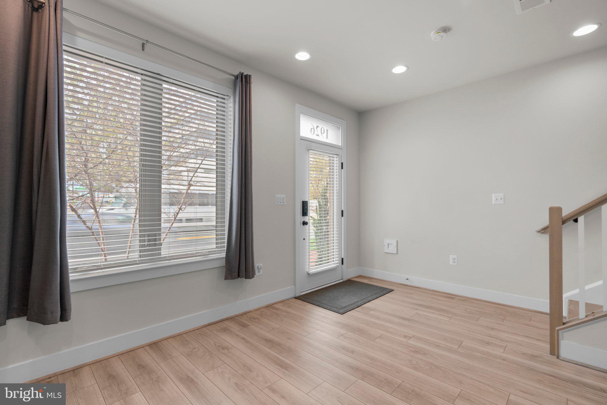 CHAPMAN ROW AT TWINBROOK METRO - Residential Lease