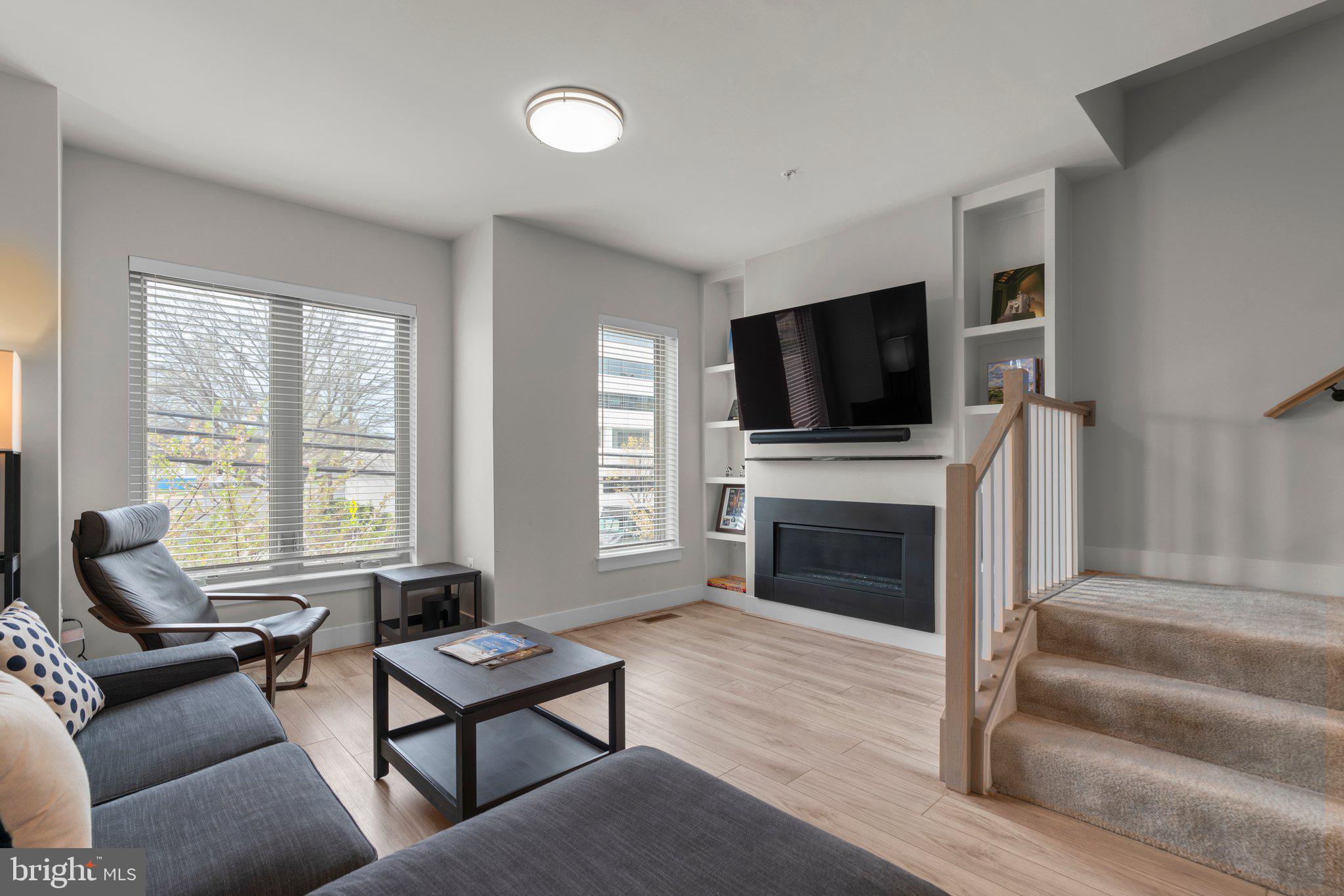 CHAPMAN ROW AT TWINBROOK METRO - Residential Lease