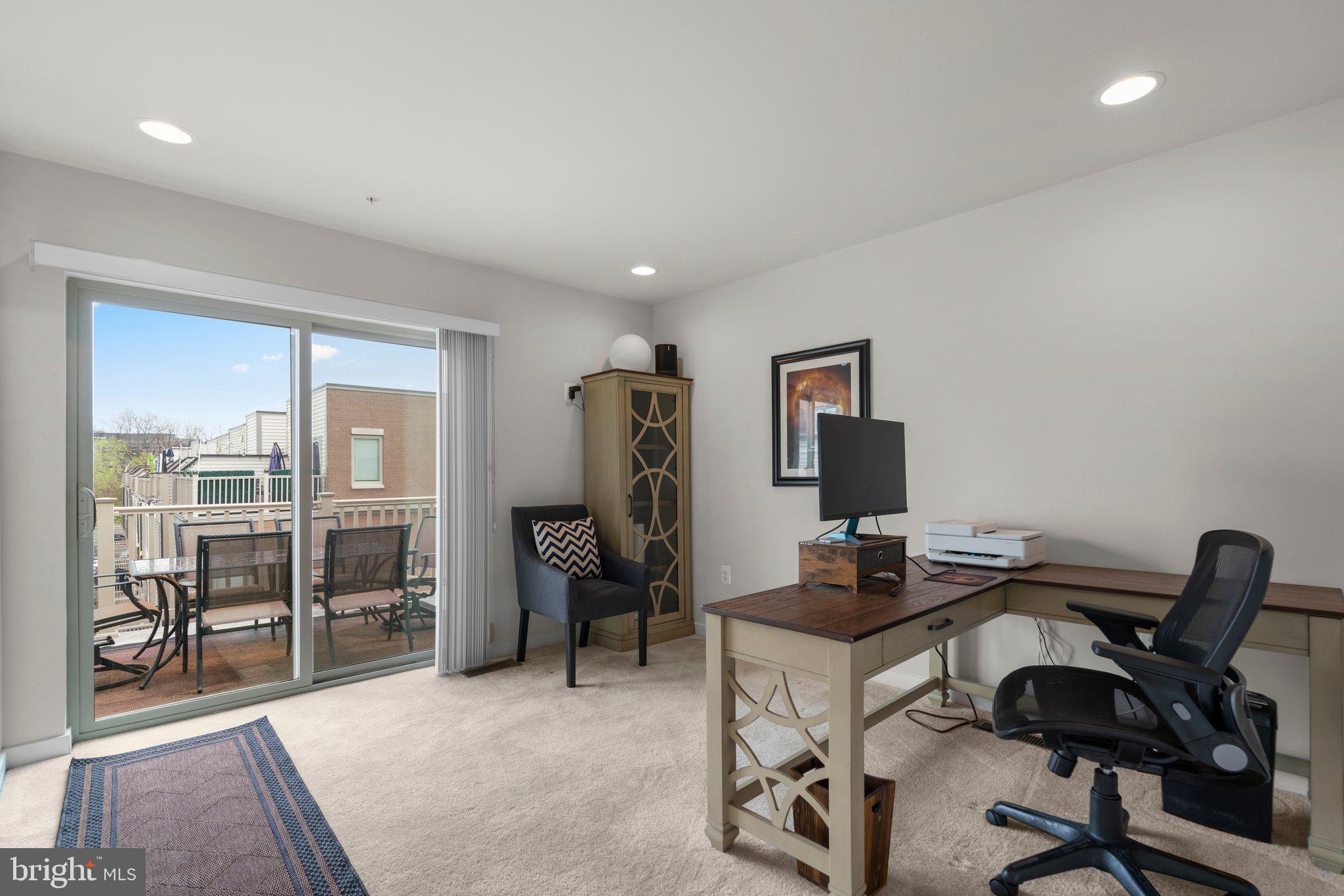 CHAPMAN ROW AT TWINBROOK METRO - Residential Lease