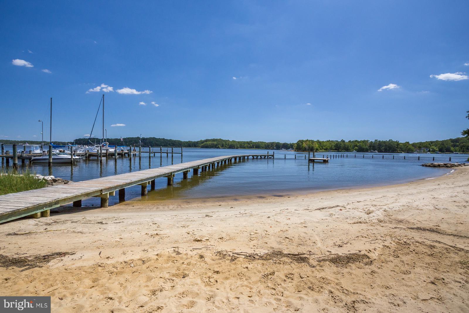 WOODLAND BEACH - Residential