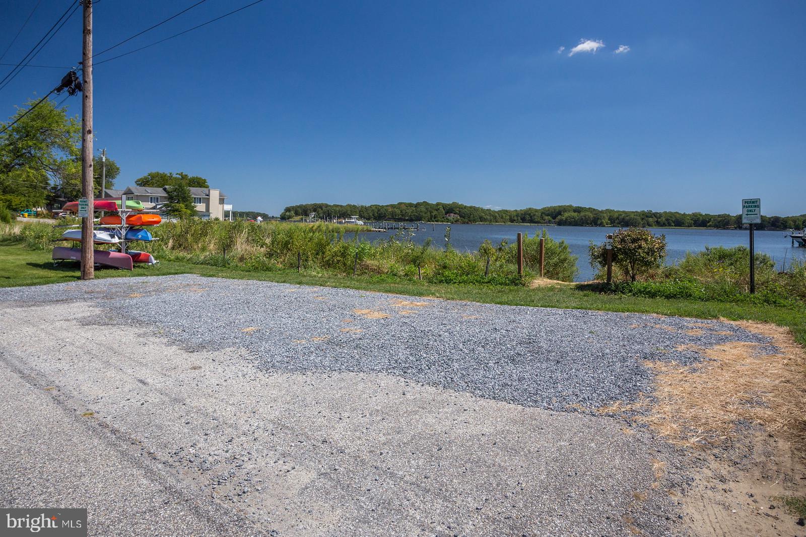 WOODLAND BEACH - Residential