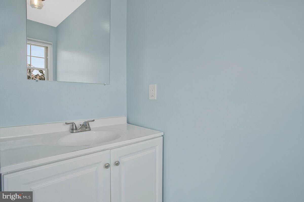 WOODLAND BEACH - Residential