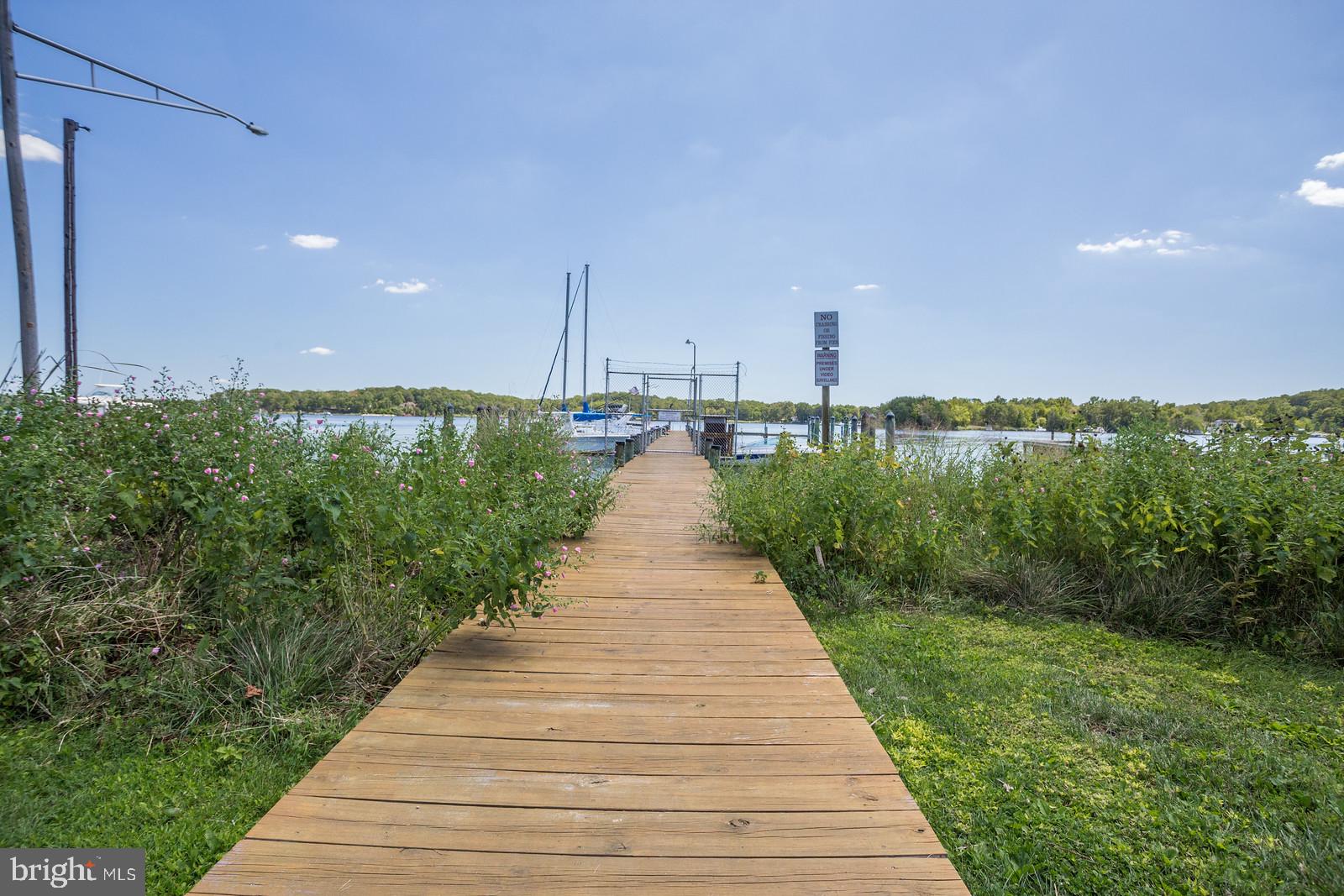 WOODLAND BEACH - Residential