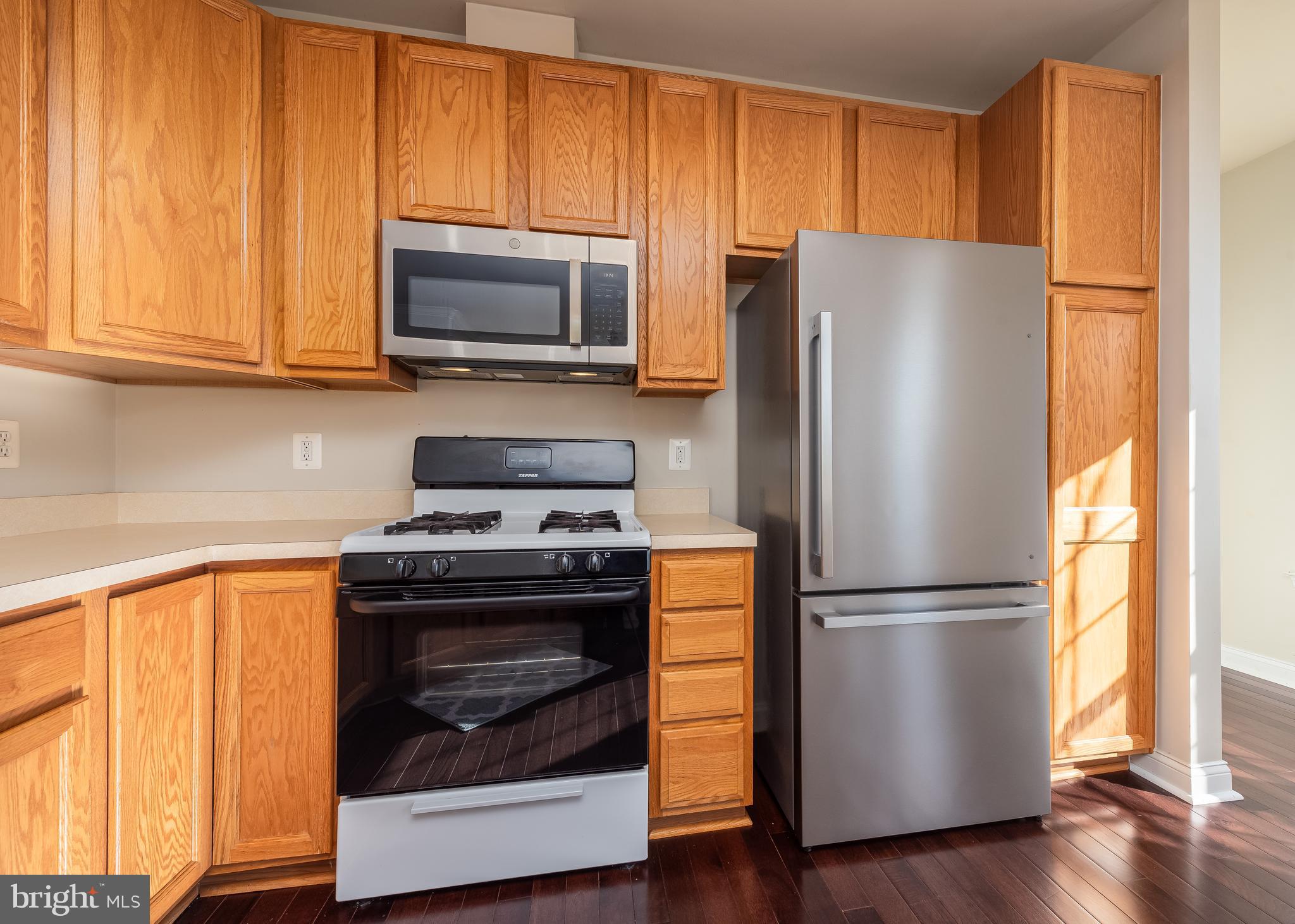 RIVER HILL - Residential Lease