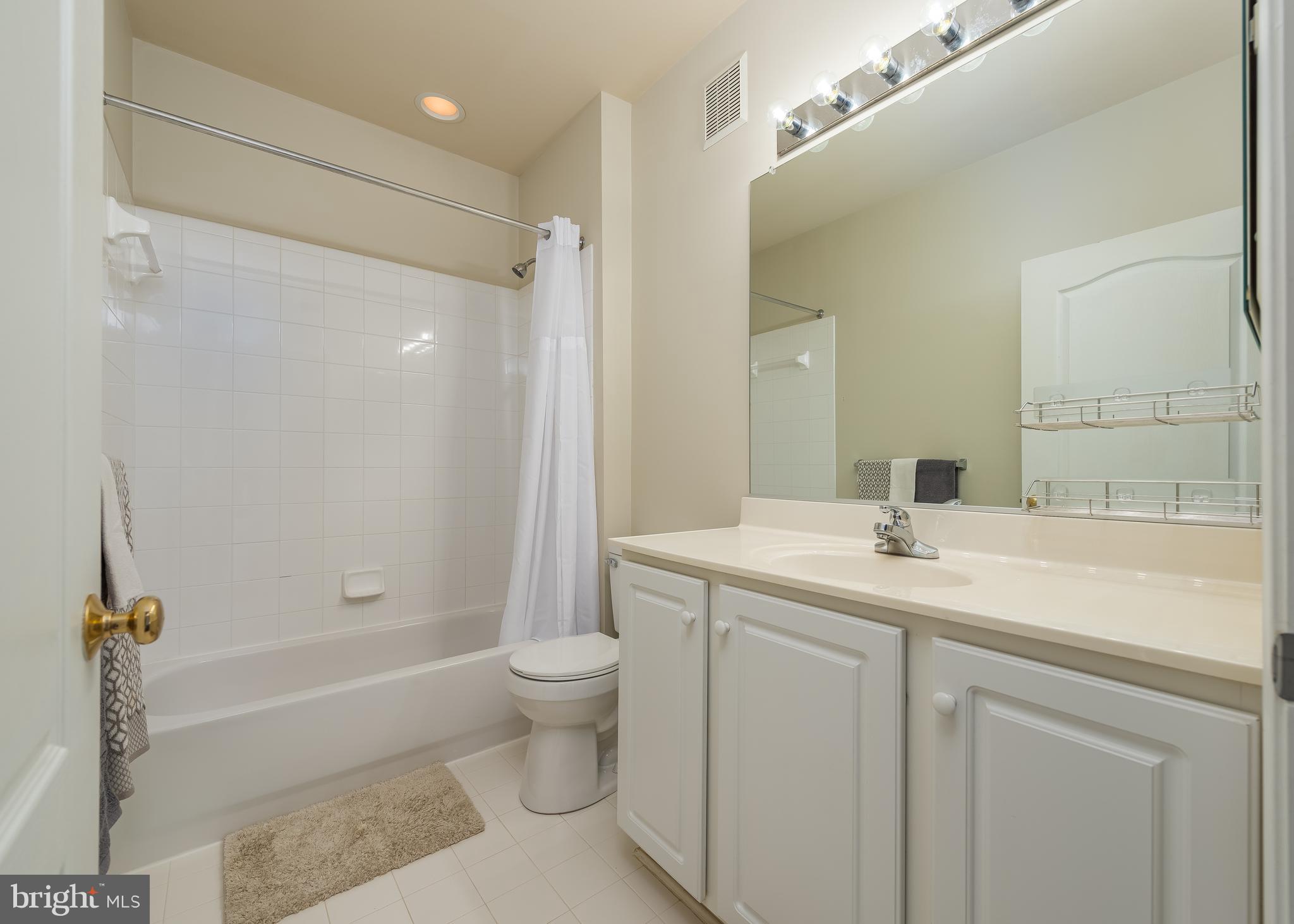 RIVER HILL - Residential Lease