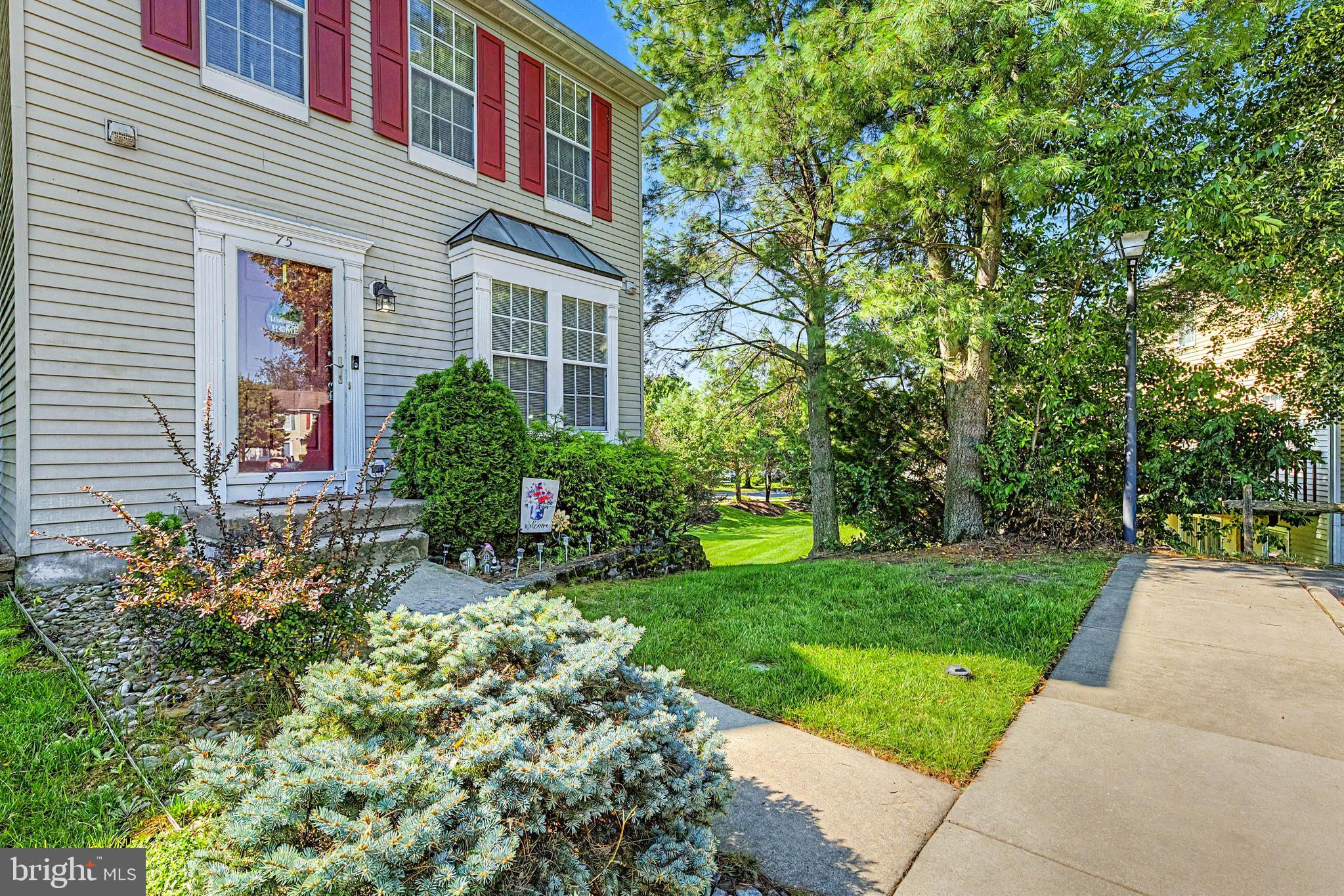75 PEBBLE LANE