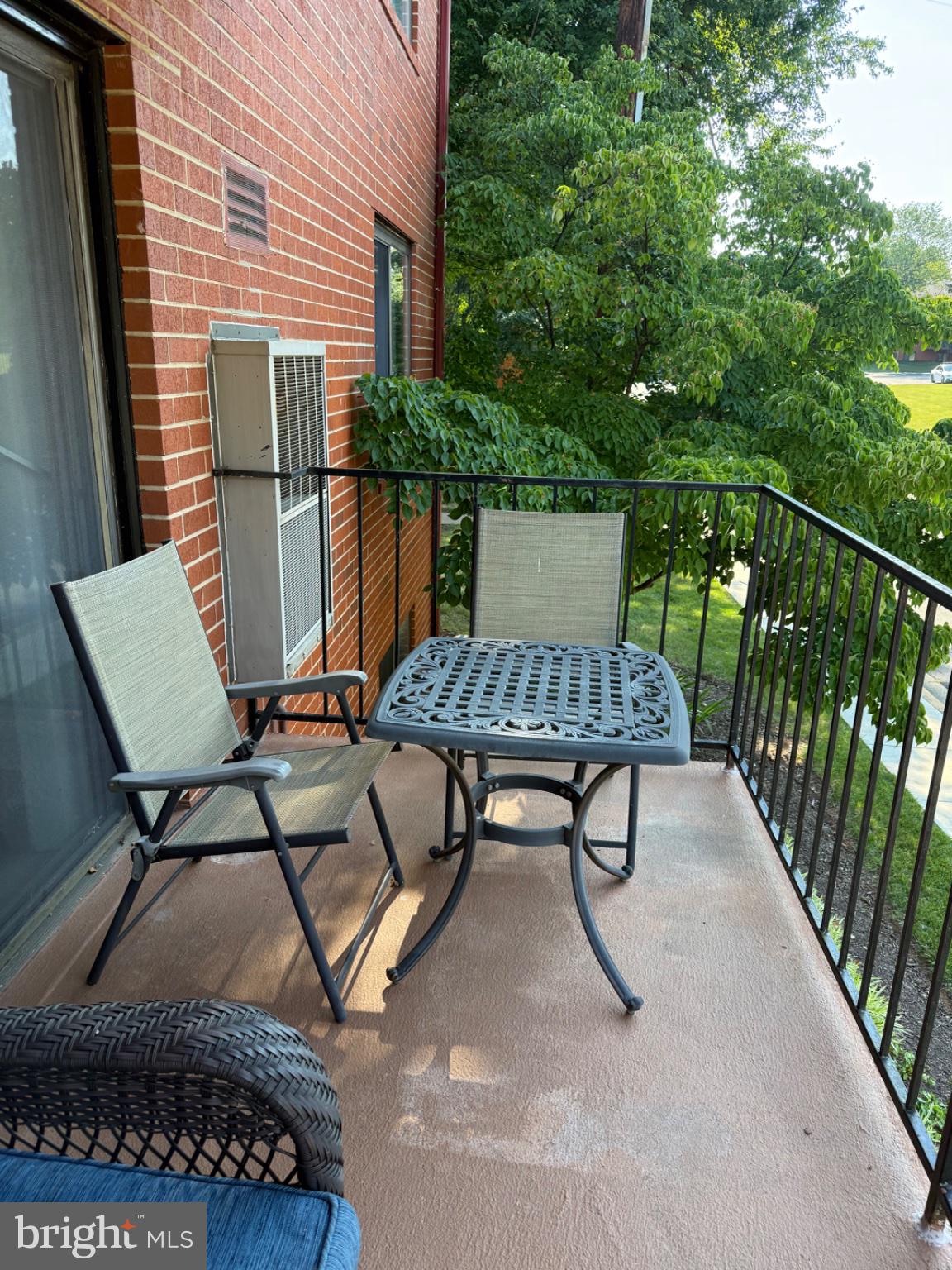 125 CLUBHOUSE DRIVE B SW 7