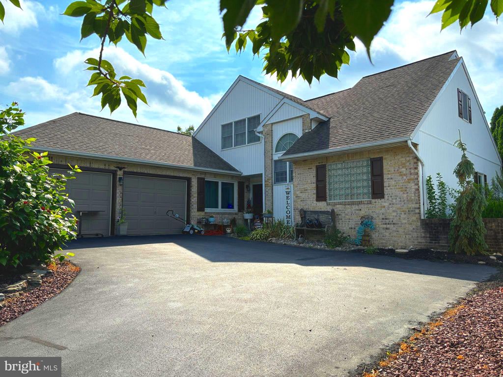 Photo of 270 Wilton Drive, Strasburg, PA 17579 (MLS # PALA2053690)