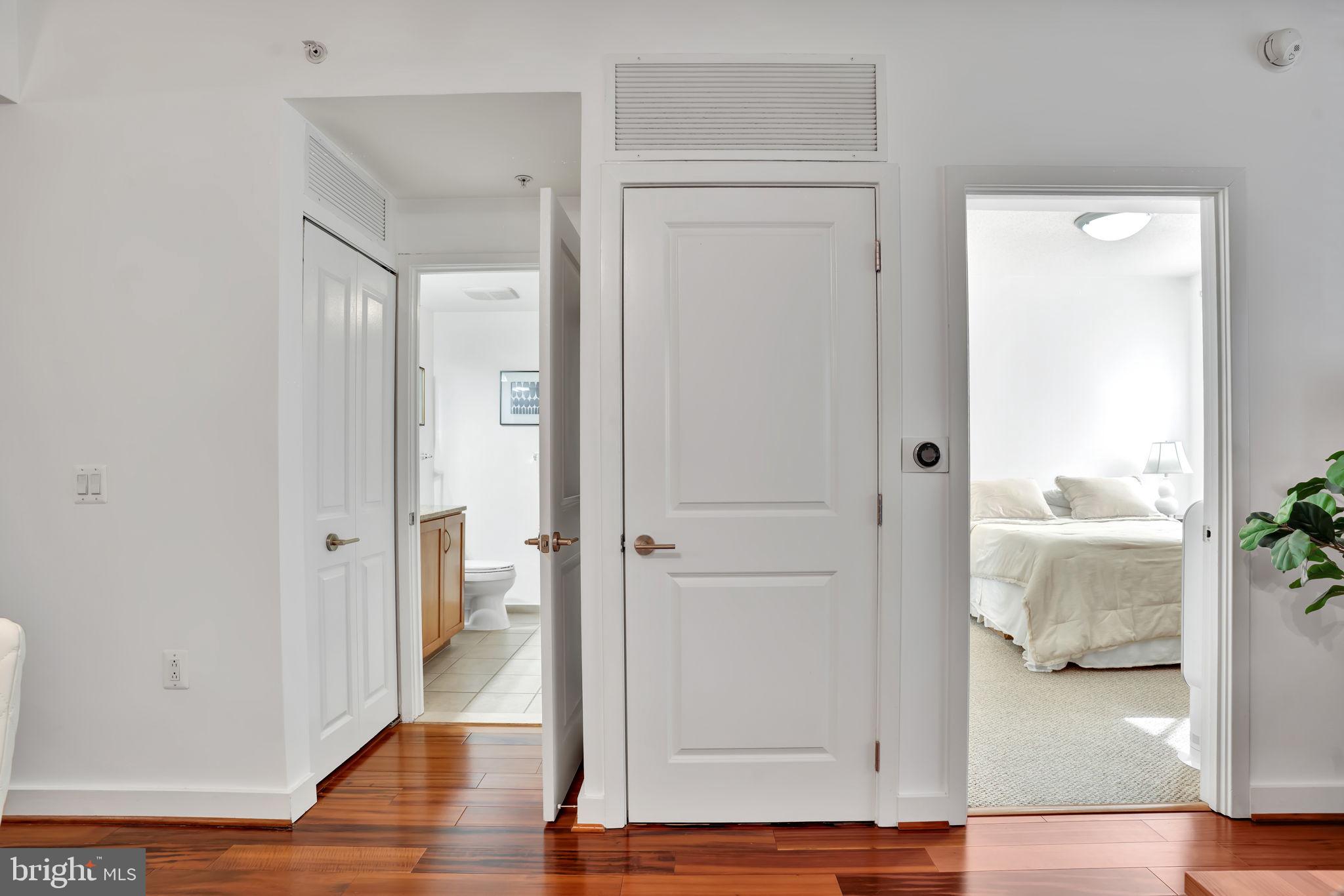 RESIDENCES AT LIBERTY CENTER - Residential Lease