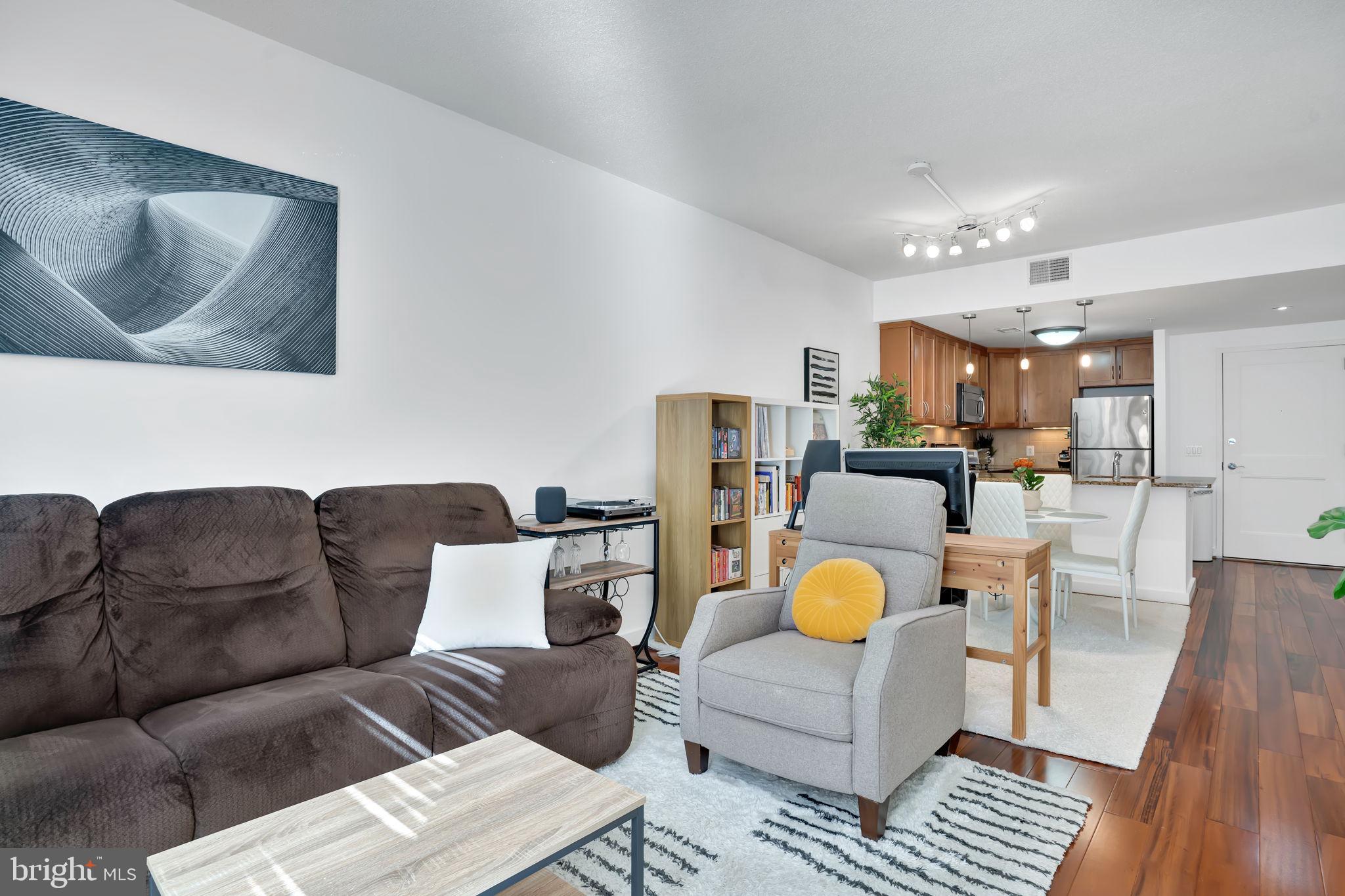 RESIDENCES AT LIBERTY CENTER - Residential Lease