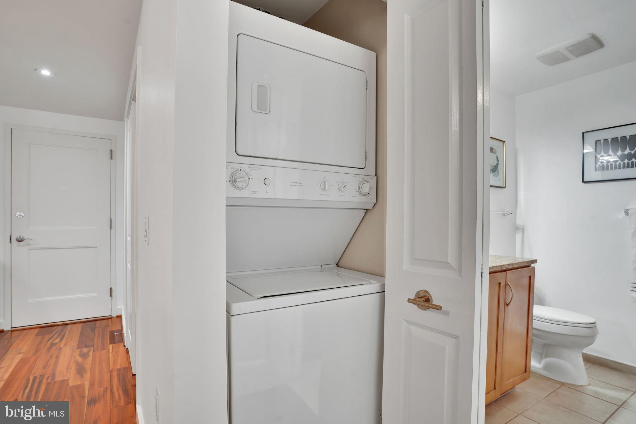 RESIDENCES AT LIBERTY CENTER - Residential Lease