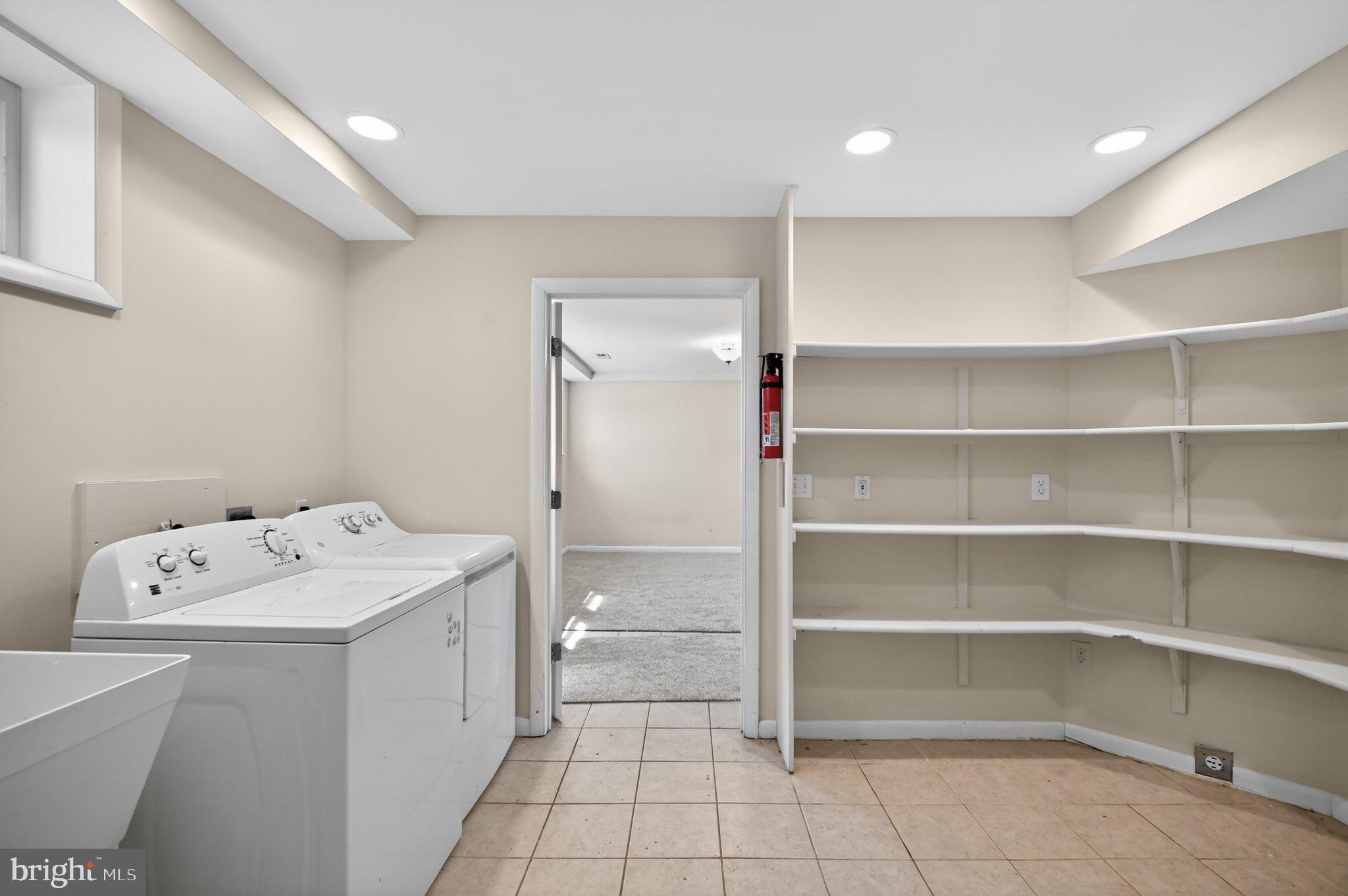 POST ROAD VILLAGE - Residential